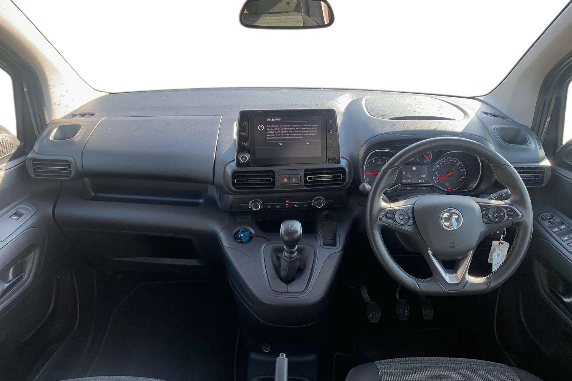 A 2023 VAUXHALL COMBO LIFE 1.5 Turbo D SE 5dr [Lane departure warning with lane change assist,Steering wheel mounted audio controls, A 2023 VAUXHALL COMBO LIFE 1.5 Turbo D SE 5dr [Lane departure warning with lane change assist,Steering wheel mounted audio controls,