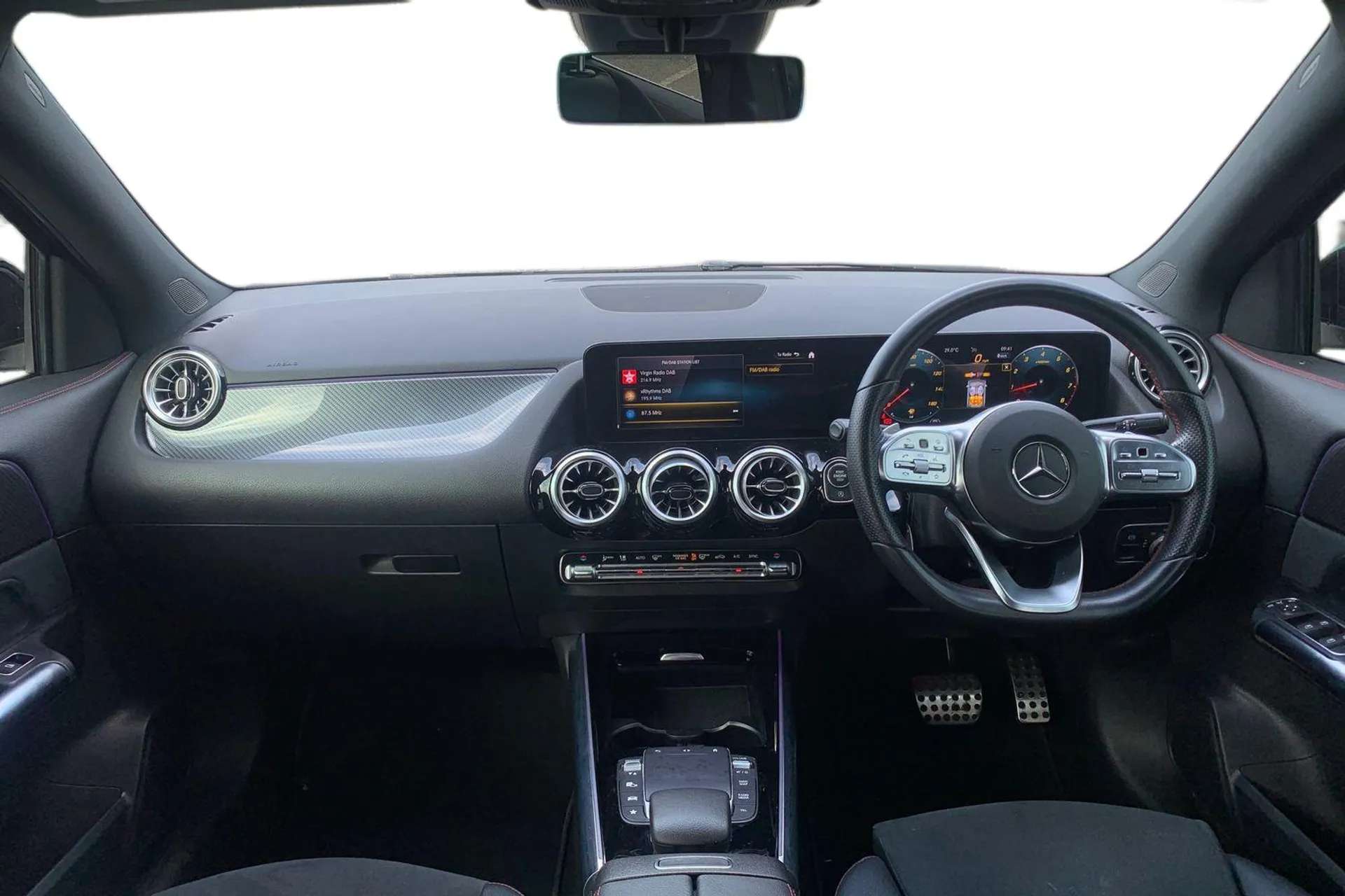 A 2022 MERCEDES-BENZ GLA GLA 180 AMG Line Premium 5dr Auto [Cruise control, Mercedes-Benz (225w) sound system with 10 speakers, Active brake assist includes forward collision A 2022 MERCEDES-BENZ GLA GLA 180 AMG Line Premium 5dr Auto [Cruise control, Mercedes-Benz (225w) sound system with 10 speakers, Active brake assist includes forward collision
