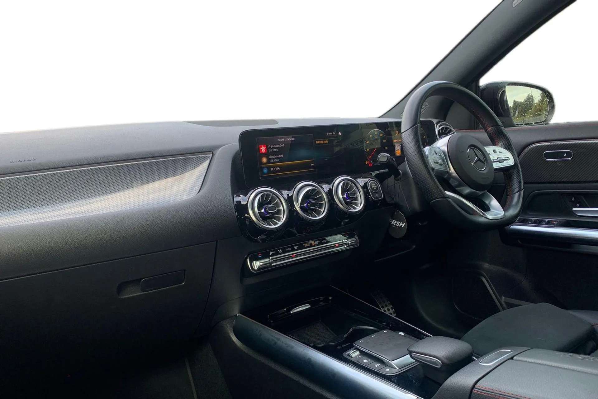 A 2022 MERCEDES-BENZ GLA GLA 180 AMG Line Premium 5dr Auto [Cruise control, Mercedes-Benz (225w) sound system with 10 speakers, Active brake assist includes forward collision A 2022 MERCEDES-BENZ GLA GLA 180 AMG Line Premium 5dr Auto [Cruise control, Mercedes-Benz (225w) sound system with 10 speakers, Active brake assist includes forward collision