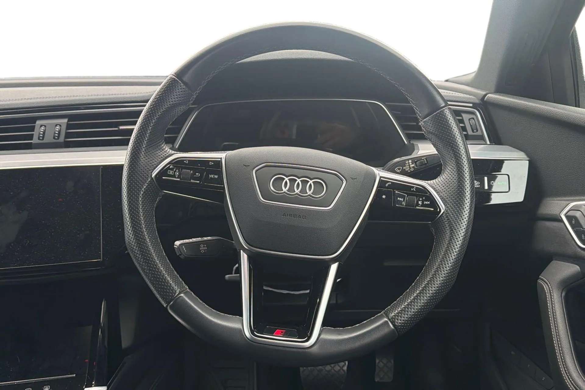 2022 AUDI E-TRON 2022 AUDI E-TRON