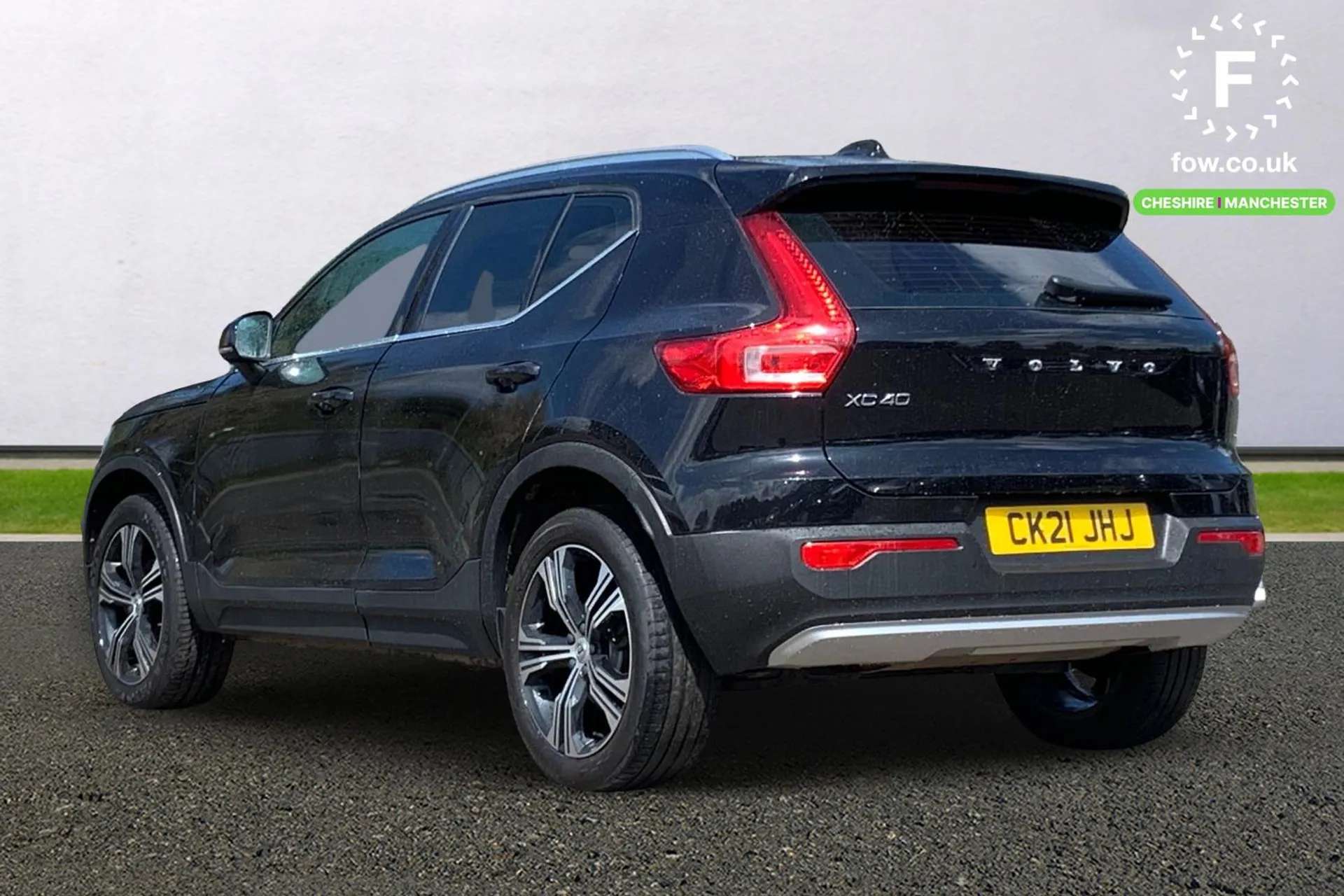 2021 VOLVO XC40 2021 VOLVO XC40