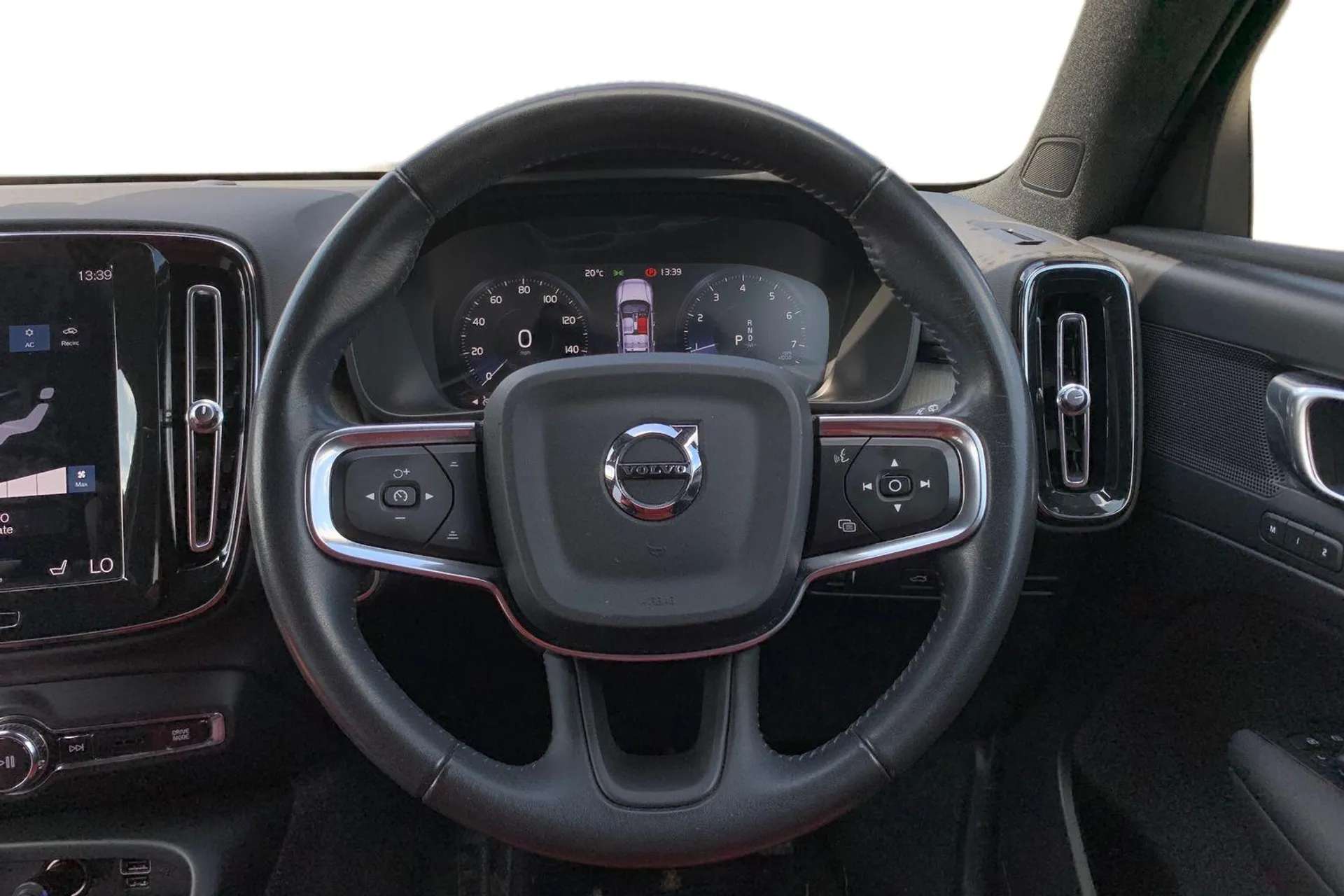 2021 VOLVO XC40 2021 VOLVO XC40