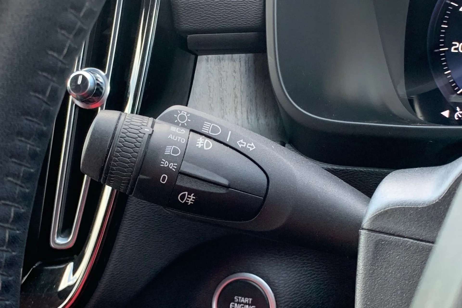 2021 VOLVO XC40 2021 VOLVO XC40