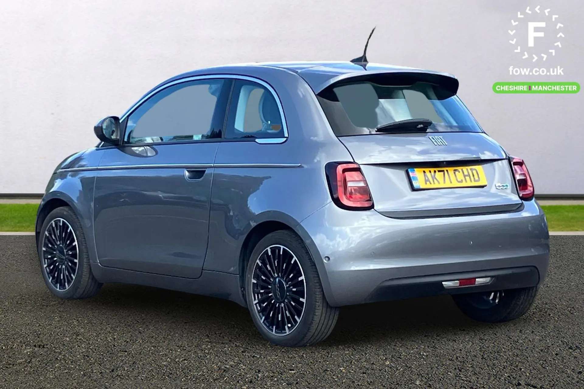 A 2021 FIAT 500 87kW La Prima 42kWh 3dr Auto {Intelligent speed assist,Traffic sign information} A 2021 FIAT 500 87kW La Prima 42kWh 3dr Auto {Intelligent speed assist,Traffic sign information}
