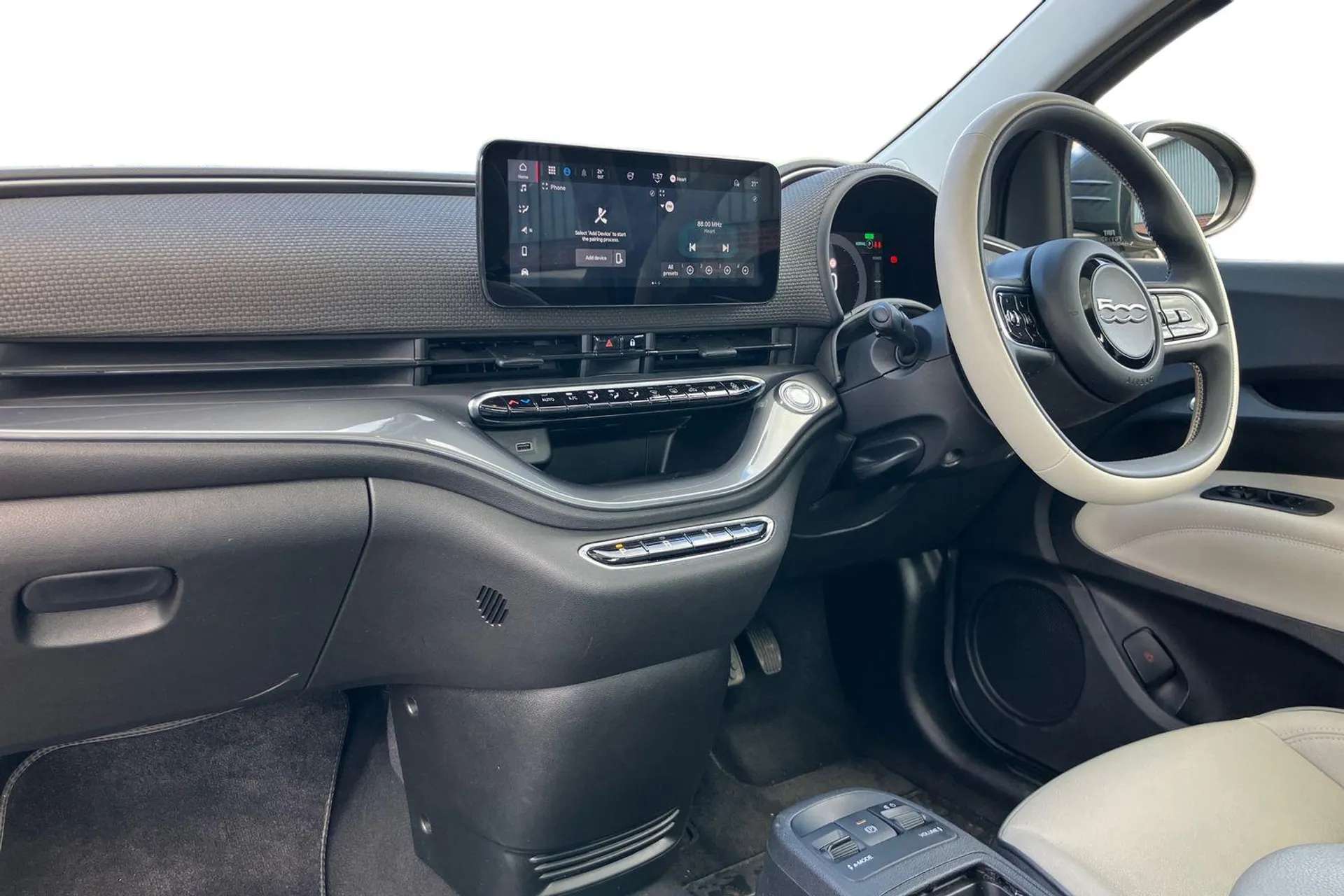 A 2021 FIAT 500 87kW La Prima 42kWh 3dr Auto {Intelligent speed assist,Traffic sign information} A 2021 FIAT 500 87kW La Prima 42kWh 3dr Auto {Intelligent speed assist,Traffic sign information}