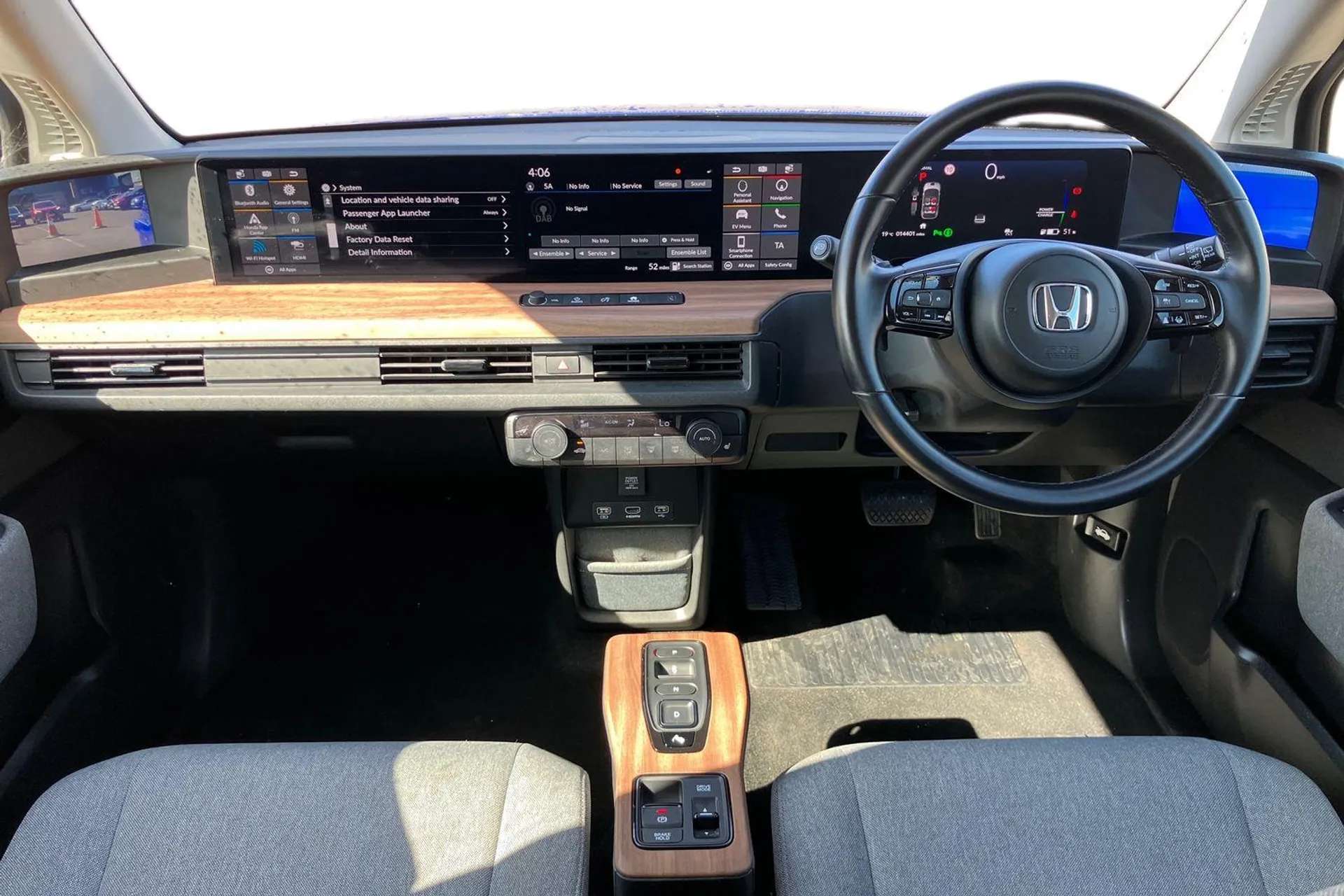 A 2021 HONDA HONDA E 100kW 36kWh 5dr Auto [ Panorama glass roof , Front and rear parking sensors , Rear view camera , Multi-information display , Heated seats , 16" Alloy A 2021 HONDA HONDA E 100kW 36kWh 5dr Auto [ Panorama glass roof , Front and rear parking sensors , Rear view camera , Multi-information display , Heated seats , 16" Alloy
