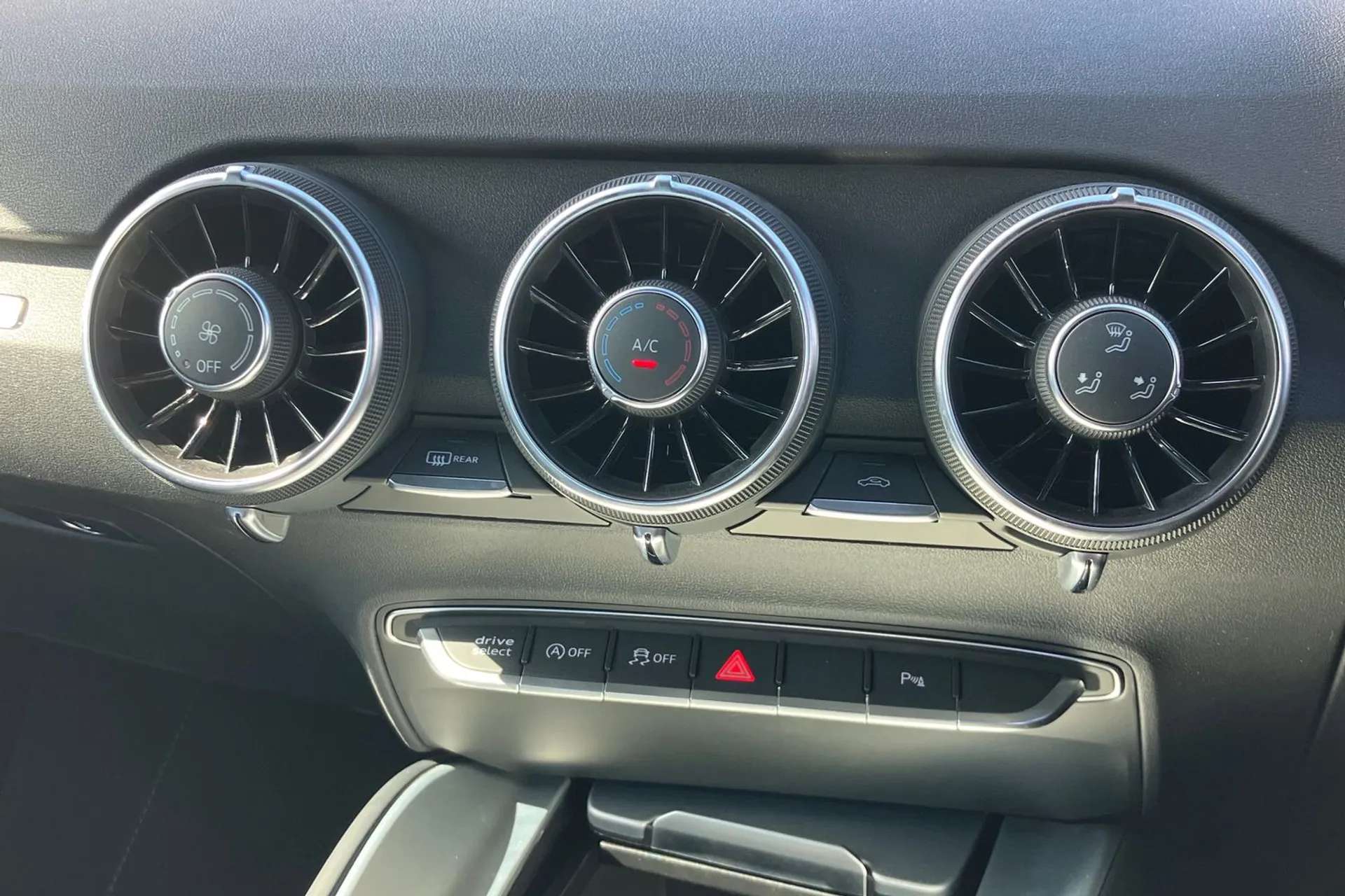2023 AUDI TT 2023 AUDI TT