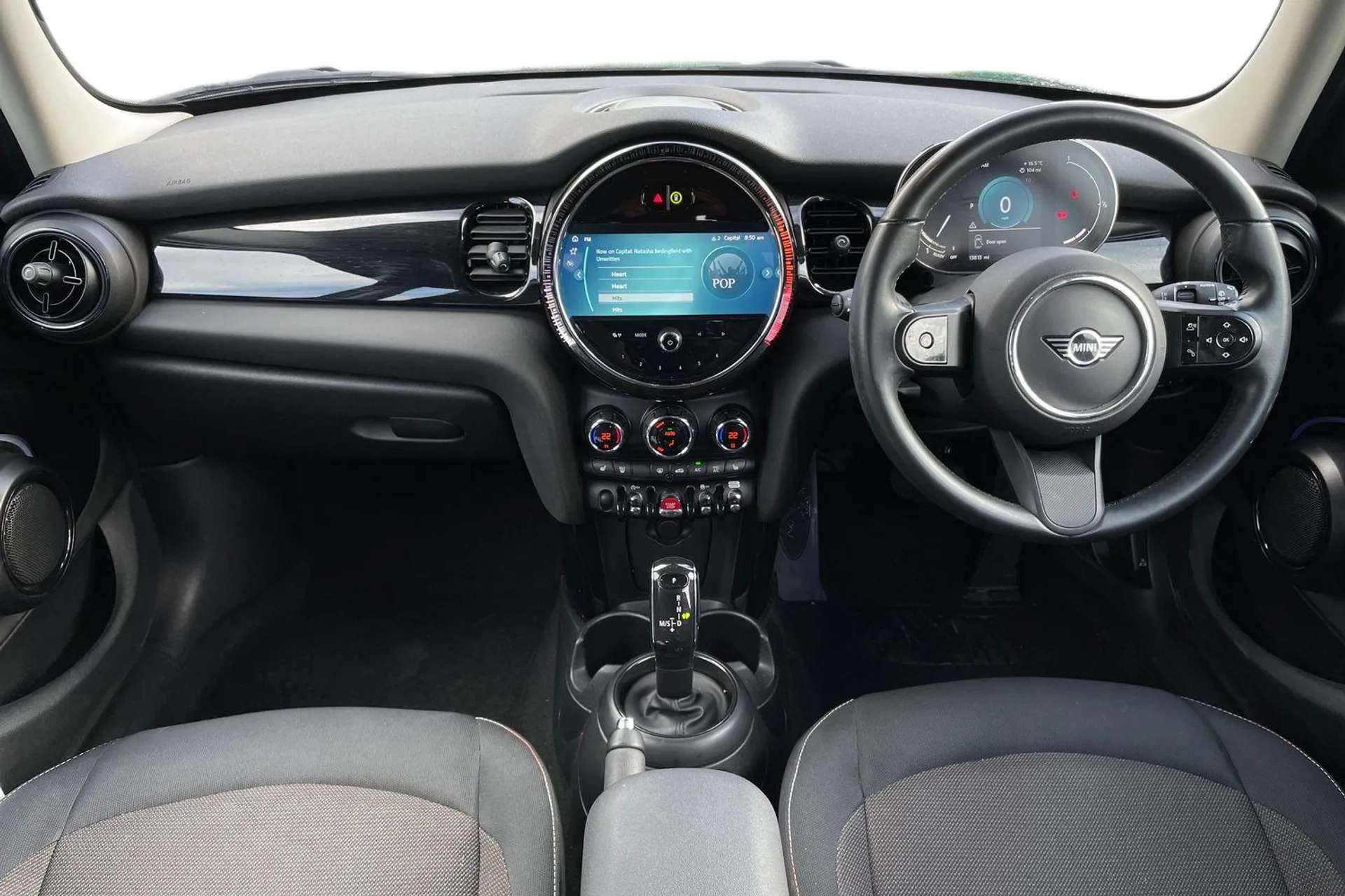A 2023 MINI HATCH 1.5 Cooper Classic 5dr Auto [Automatic start/stop function with brake energy recuperation, LED headlight with closed ring and daytime driving lights, A 2023 MINI HATCH 1.5 Cooper Classic 5dr Auto [Automatic start/stop function with brake energy recuperation, LED headlight with closed ring and daytime driving lights,