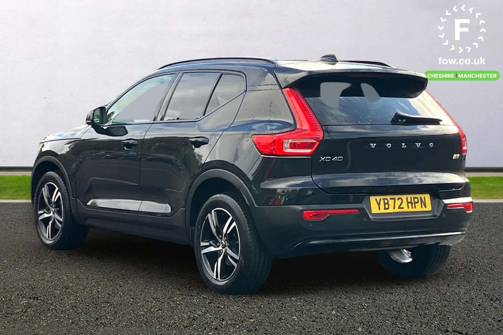 2022 VOLVO XC40 2022 VOLVO XC40