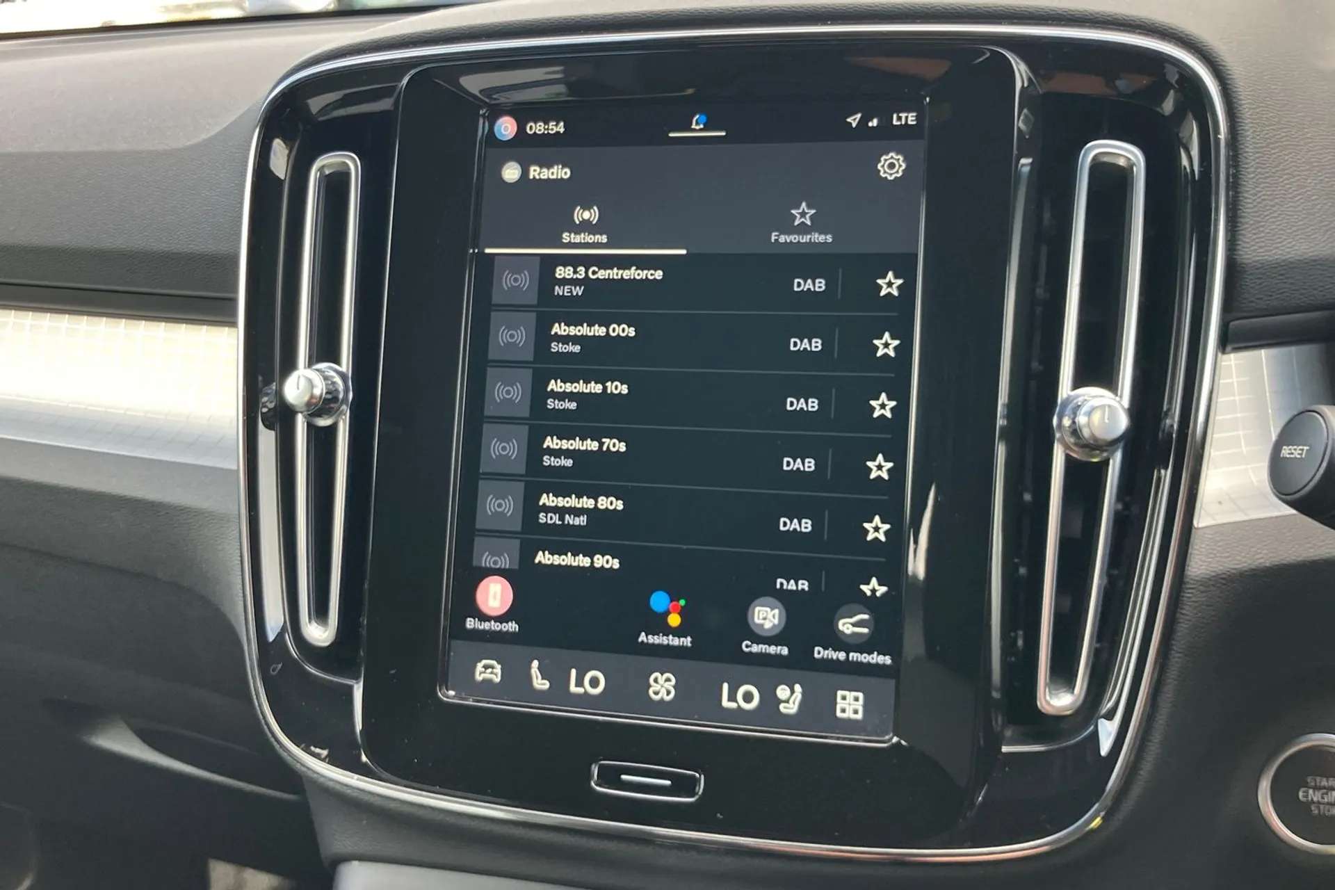 2022 VOLVO XC40 2022 VOLVO XC40