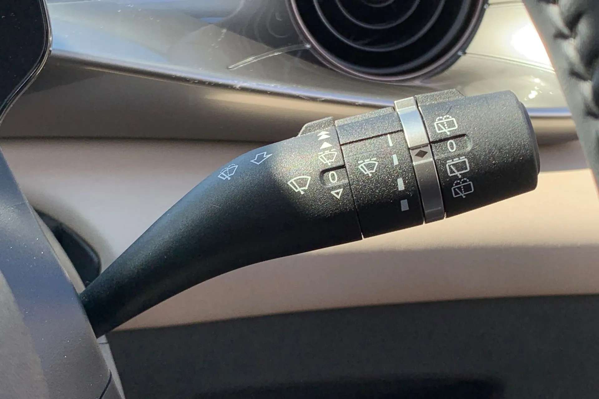 2025 BYD DOLPHIN 2025 BYD DOLPHIN