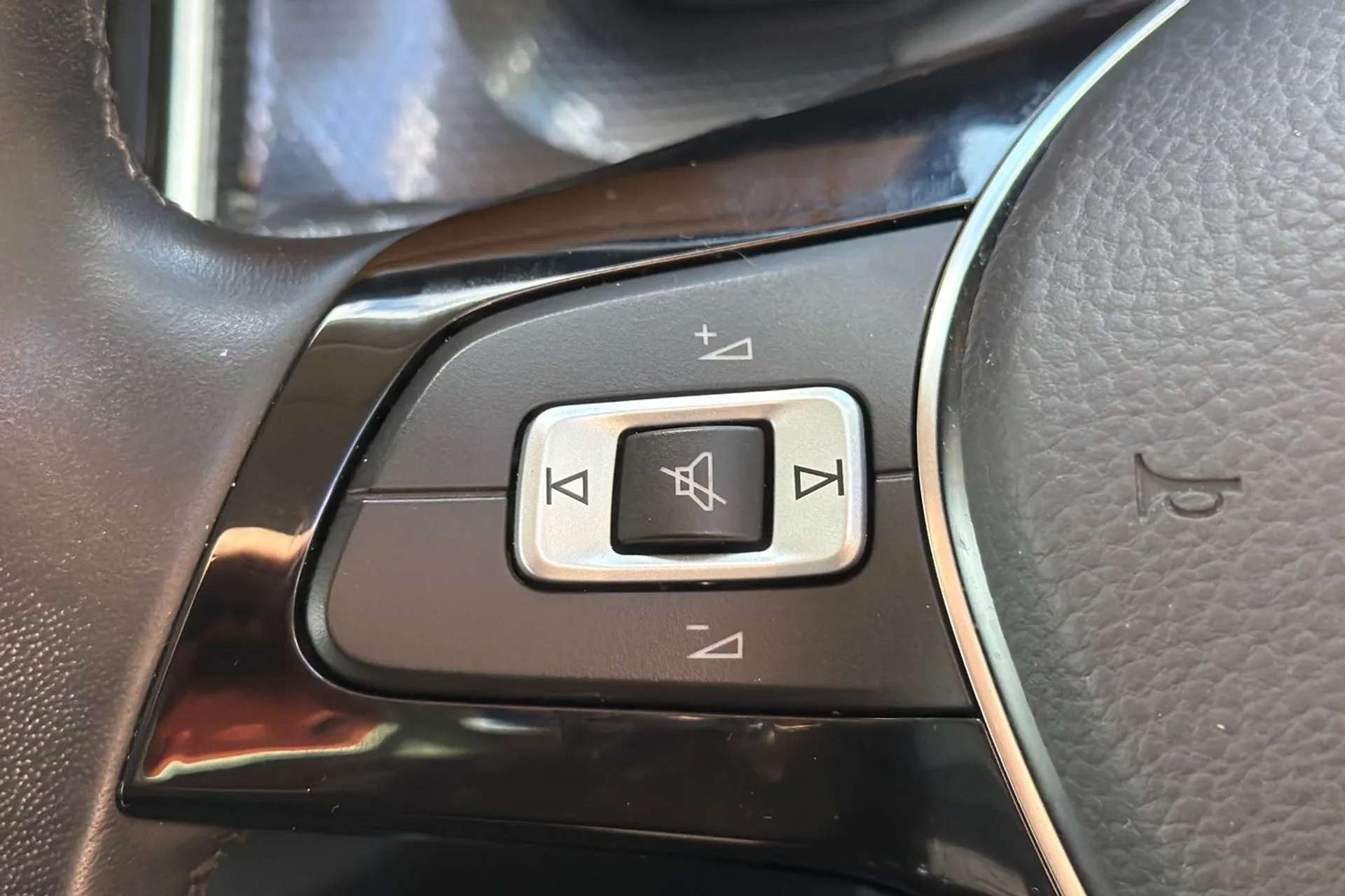2024 VOLKSWAGEN UP 2024 VOLKSWAGEN UP