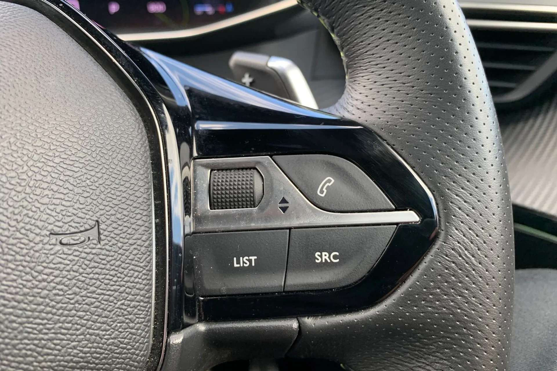 2023 PEUGEOT 2008 2023 PEUGEOT 2008