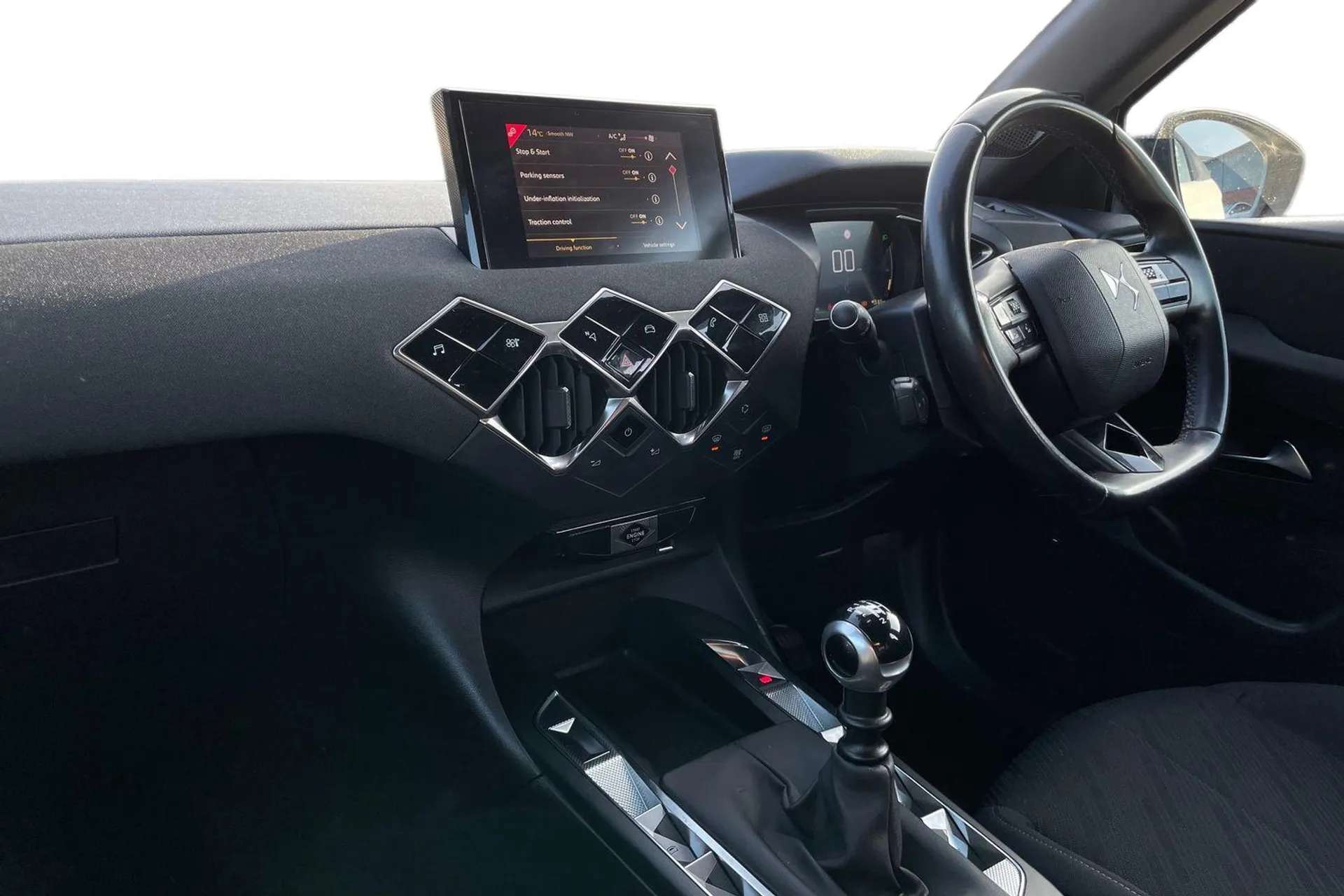 A 2020 DS DS3 1.2 PureTech Elegance 5dr [ Rear parking sensors , Bluetooth handsfree and media steaming with 1A USB socket , Cruise control with speed limiter , Hil A 2020 DS DS3 1.2 PureTech Elegance 5dr [ Rear parking sensors , Bluetooth handsfree and media steaming with 1A USB socket , Cruise control with speed limiter , Hil