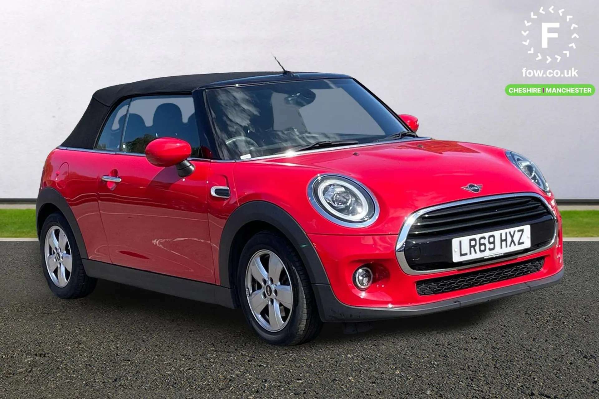 A 2019 MINI CONVERTIBLE 1.5 Cooper Classic II 2dr Auto [Automatic start/stop function with brake energy recuperation, Fully electric black softtop with integrated sunroof fun A 2019 MINI CONVERTIBLE 1.5 Cooper Classic II 2dr Auto [Automatic start/stop function with brake energy recuperation, Fully electric black softtop with integrated sunroof fun