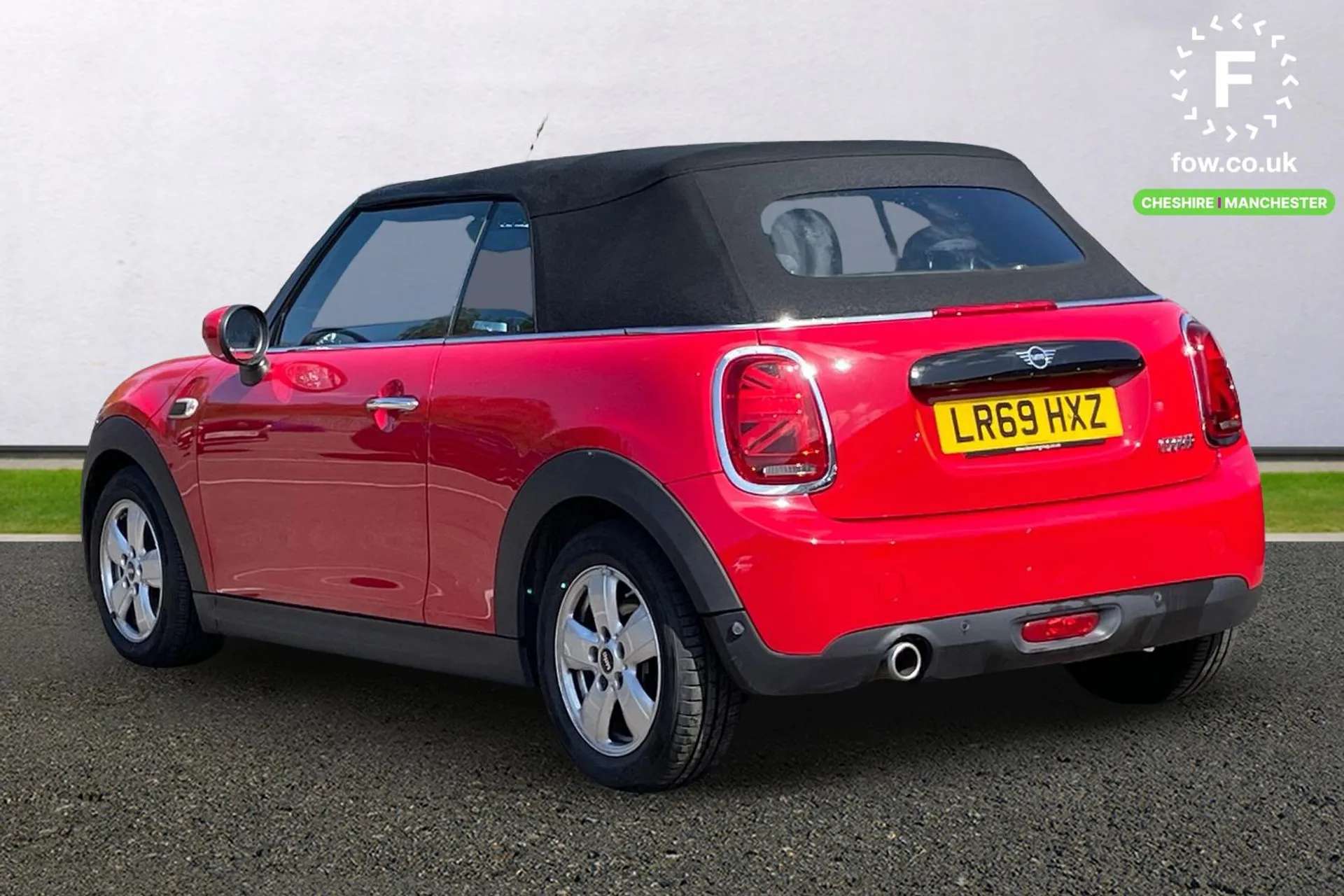 A 2019 MINI CONVERTIBLE 1.5 Cooper Classic II 2dr Auto [Automatic start/stop function with brake energy recuperation, Fully electric black softtop with integrated sunroof fun A 2019 MINI CONVERTIBLE 1.5 Cooper Classic II 2dr Auto [Automatic start/stop function with brake energy recuperation, Fully electric black softtop with integrated sunroof fun