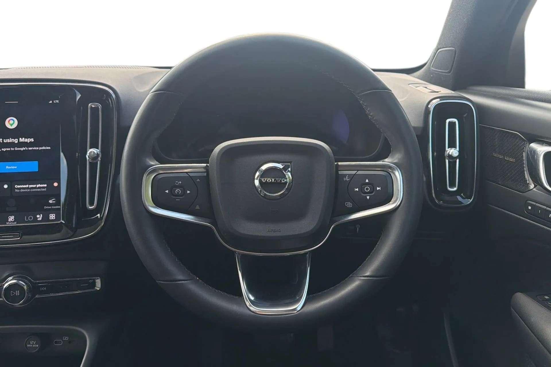 2022 VOLVO C40 2022 VOLVO C40