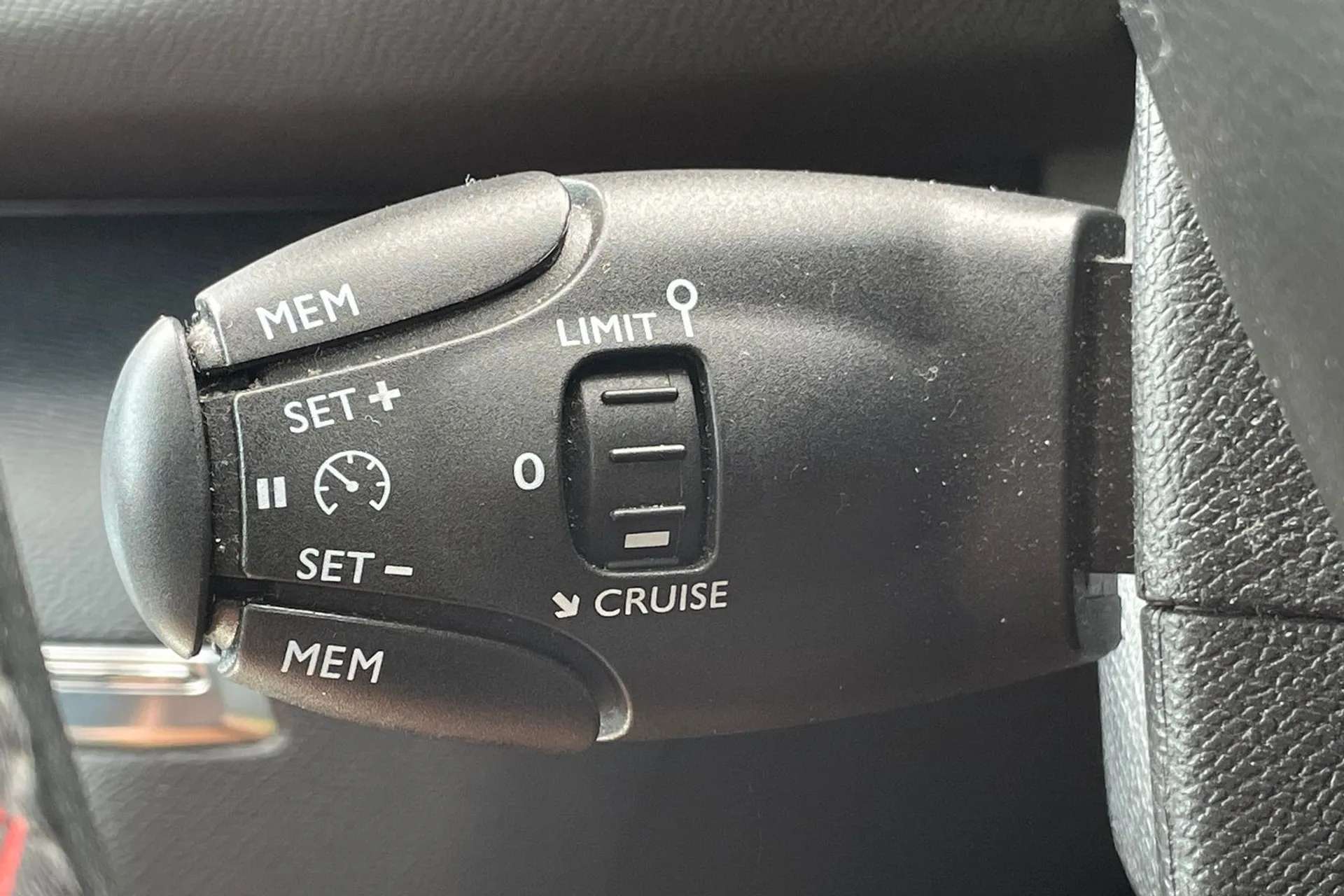 2018 PEUGEOT 308 2018 PEUGEOT 308