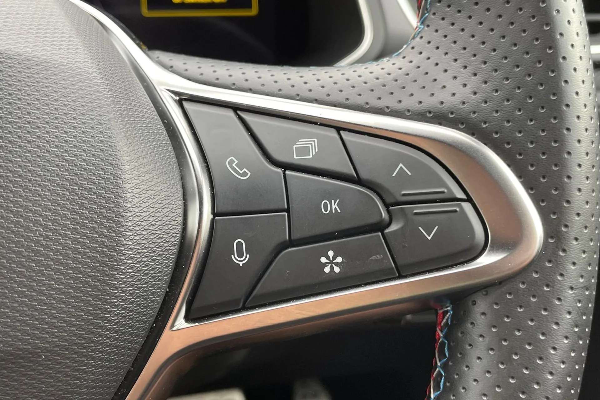 2025 RENAULT CAPTUR 2025 RENAULT CAPTUR