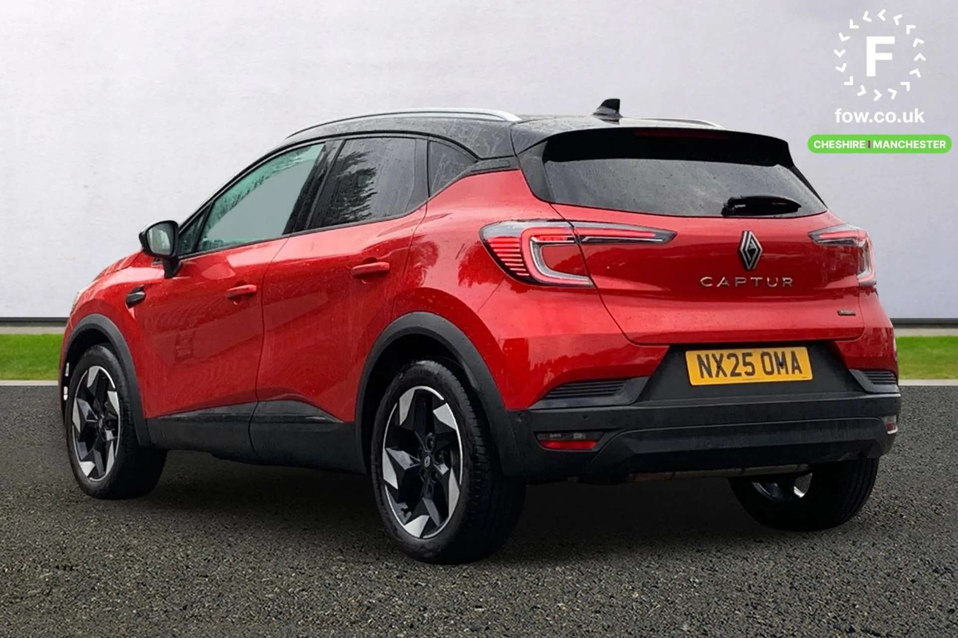 A 2025 RENAULT CAPTUR 1.6 E-Tech Full Hybrid 145 Techno 5dr Auto [Traffic sign recognition, 18" Black hole alloy wheels, Automatic climate control with one touch demist fun A 2025 RENAULT CAPTUR 1.6 E-Tech Full Hybrid 145 Techno 5dr Auto [Traffic sign recognition, 18" Black hole alloy wheels, Automatic climate control with one touch demist fun