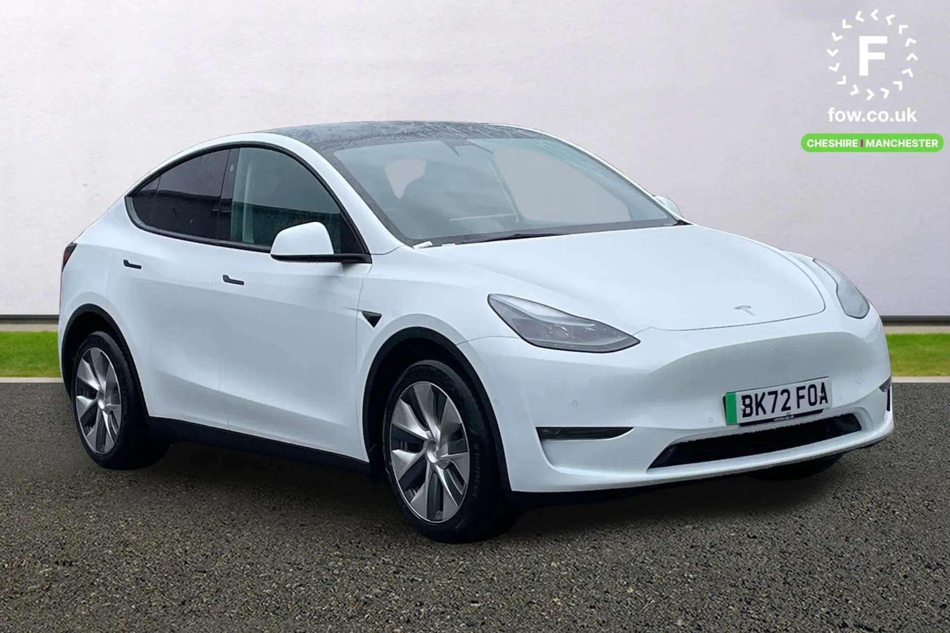 A 2022 TESLA MODEL Y Long Range AWD 5dr Auto [ Front and rear parking sensors, Premium audio 14 speakers, 1 subwoofer, 2 amps and full immersive sound, Wireless phone char A 2022 TESLA MODEL Y Long Range AWD 5dr Auto [ Front and rear parking sensors, Premium audio 14 speakers, 1 subwoofer, 2 amps and full immersive sound, Wireless phone char