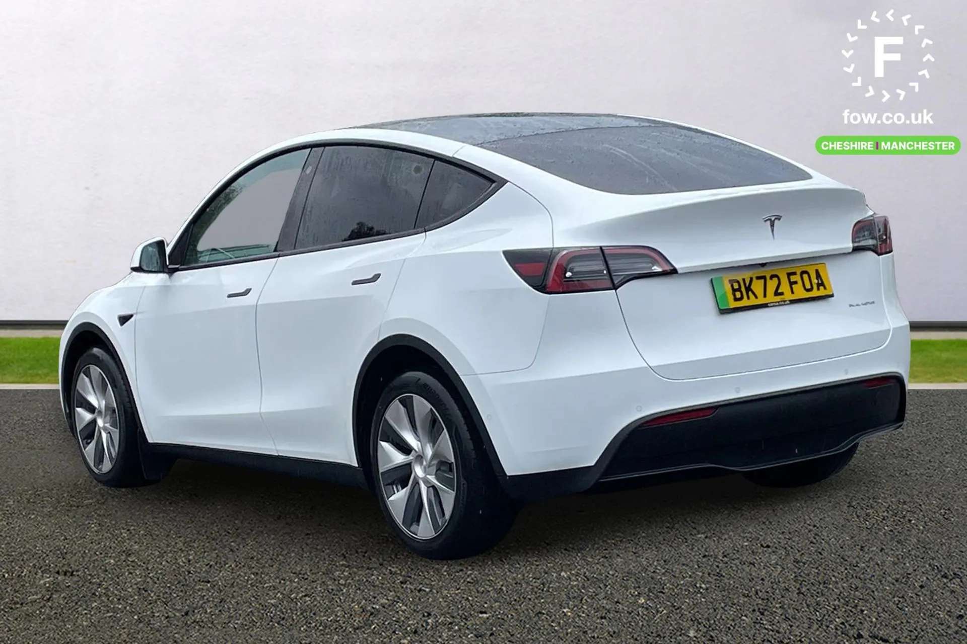 A 2022 TESLA MODEL Y Long Range AWD 5dr Auto [ Front and rear parking sensors, Premium audio 14 speakers, 1 subwoofer, 2 amps and full immersive sound, Wireless phone char A 2022 TESLA MODEL Y Long Range AWD 5dr Auto [ Front and rear parking sensors, Premium audio 14 speakers, 1 subwoofer, 2 amps and full immersive sound, Wireless phone char