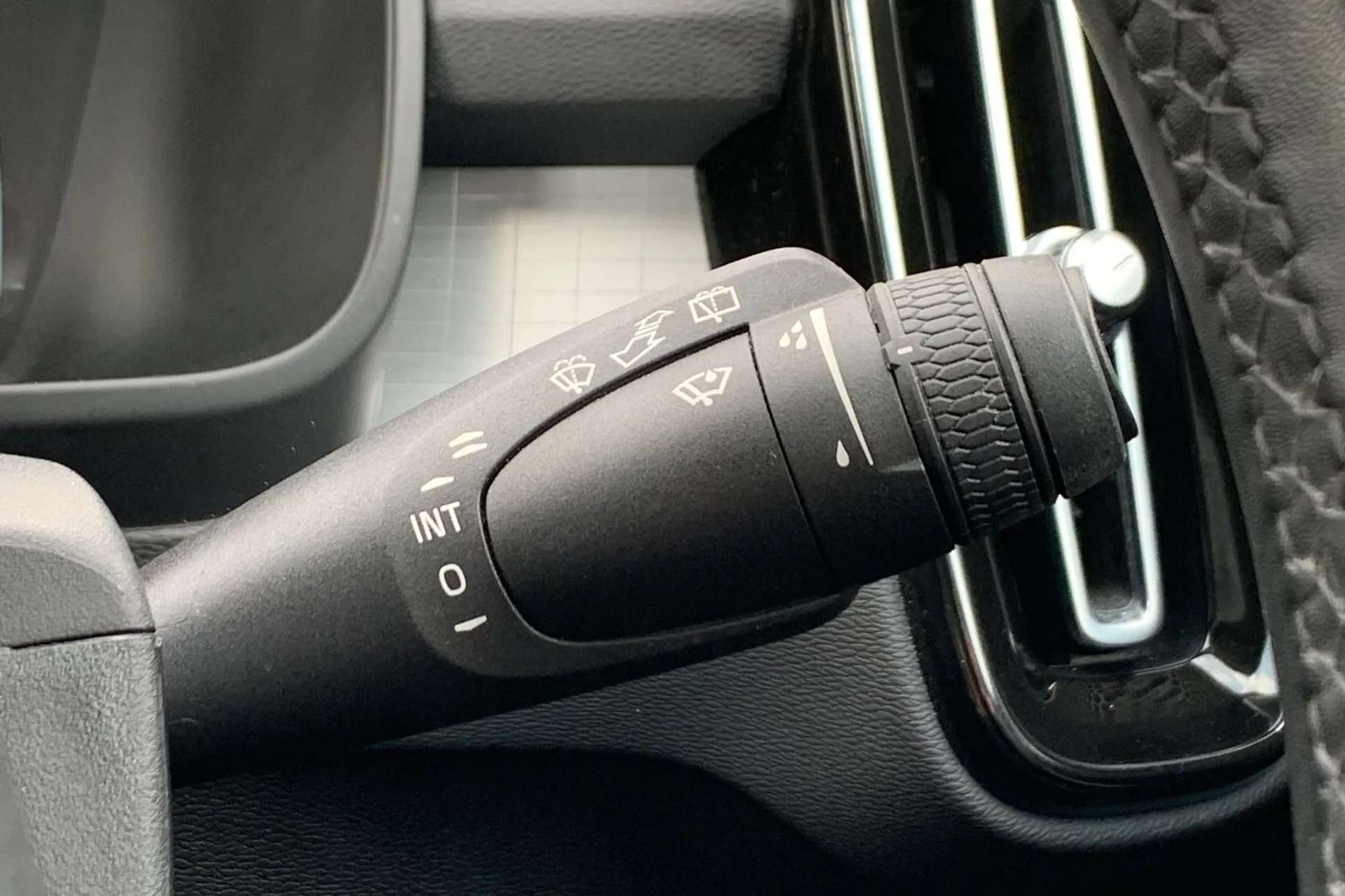 2021 VOLVO XC40 2021 VOLVO XC40