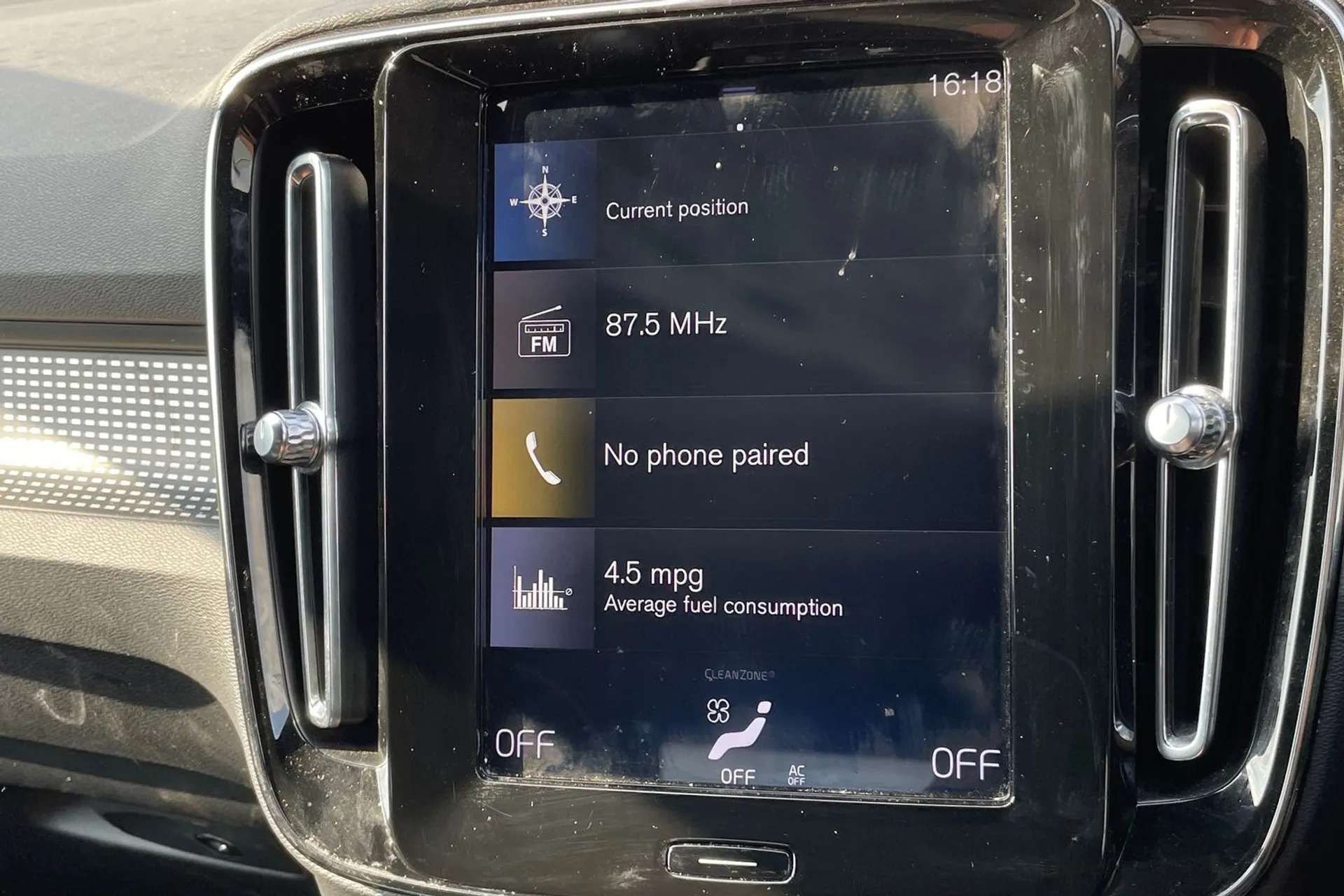 2019 VOLVO XC40 2019 VOLVO XC40