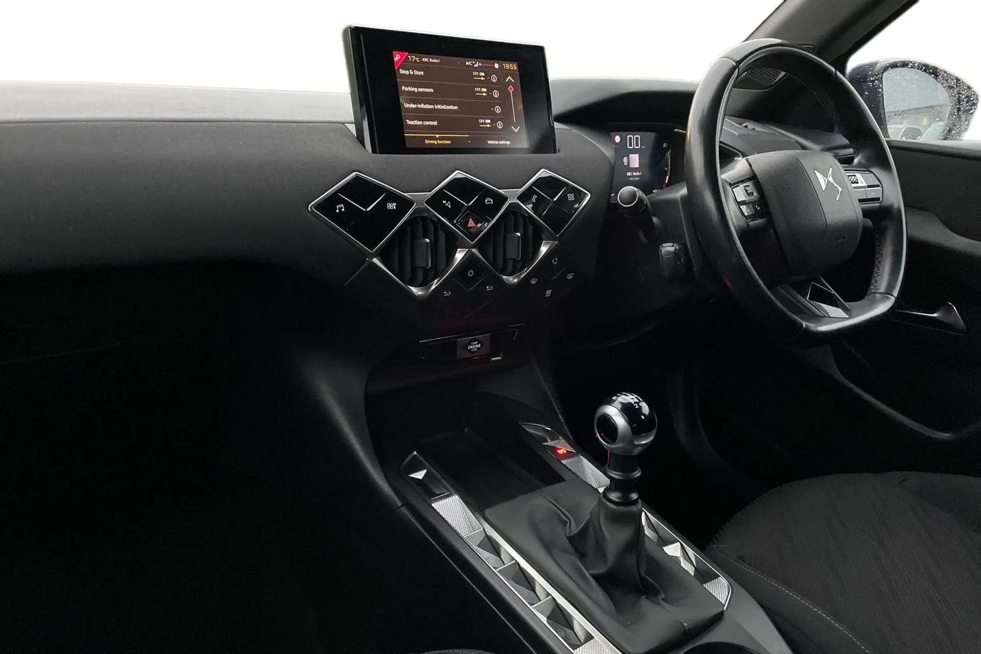 A 2020 DS DS3 1.2 PureTech Elegance 5dr [ Rear parking sensors , Bluetooth handsfree and media steaming with 1A USB socket , Cruise control with speed limiter , Hil A 2020 DS DS3 1.2 PureTech Elegance 5dr [ Rear parking sensors , Bluetooth handsfree and media steaming with 1A USB socket , Cruise control with speed limiter , Hil
