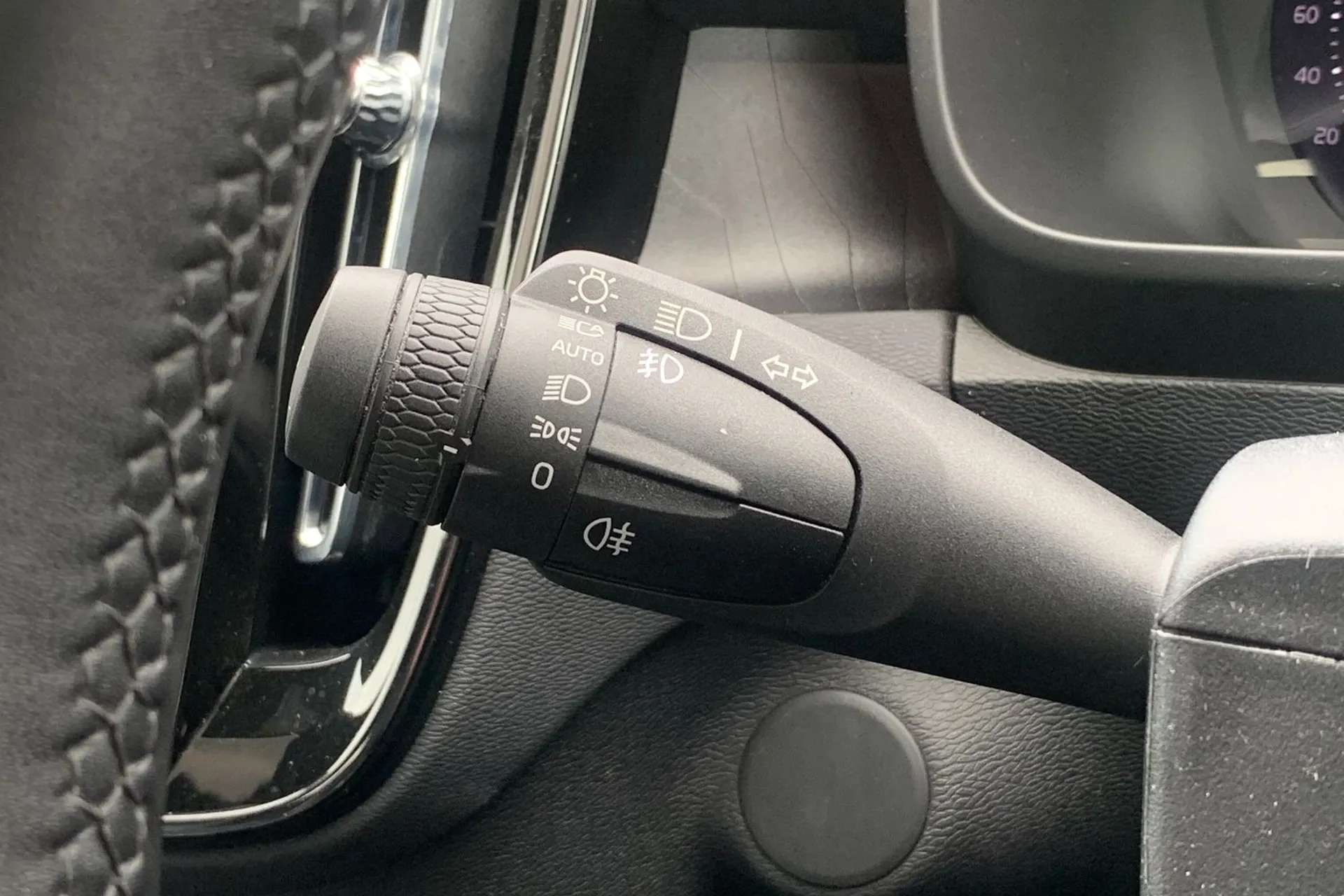 2022 VOLVO C40 2022 VOLVO C40