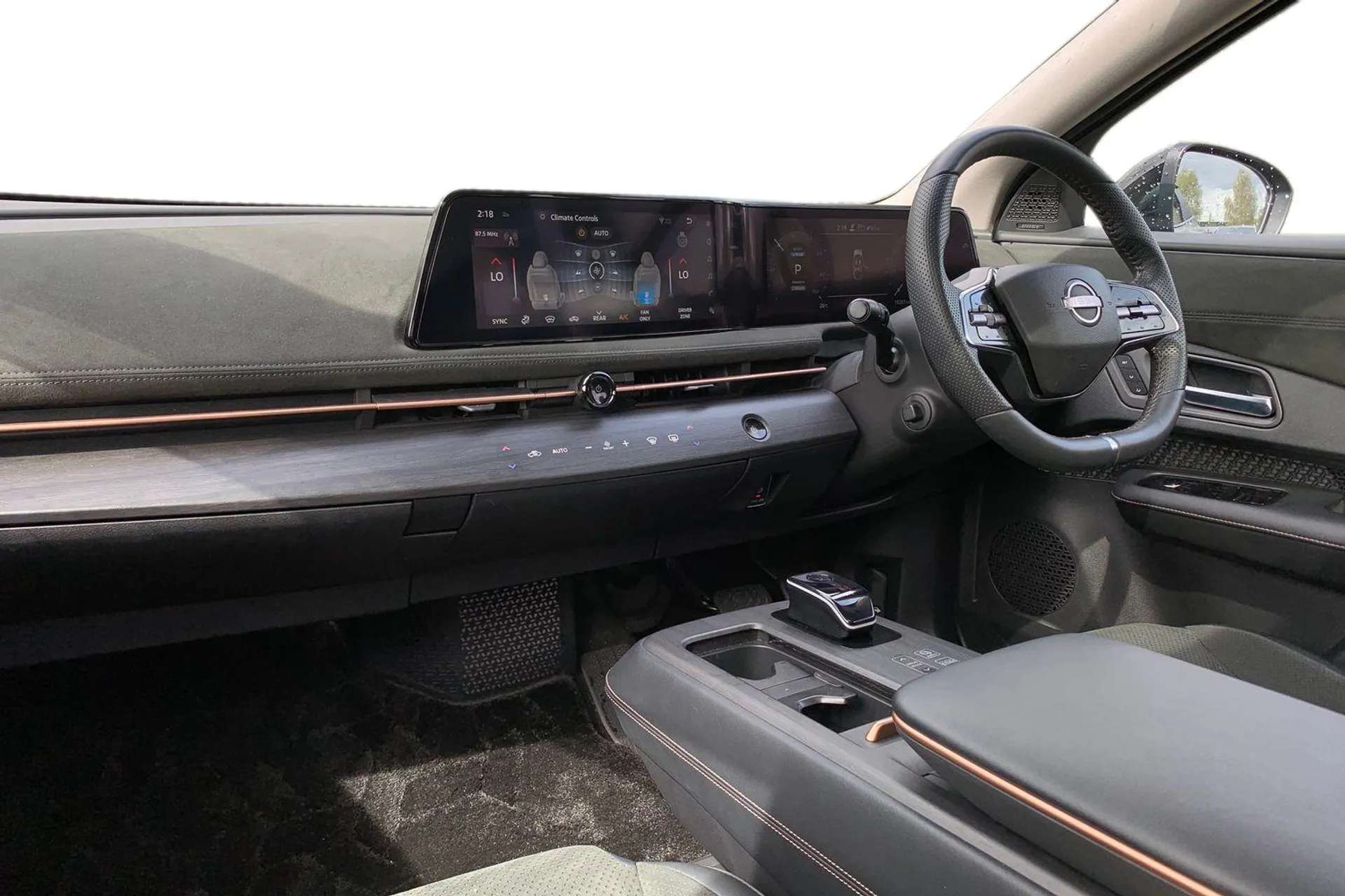A 2024 NISSAN ARIYA 225kW Evolve 87kWh 22kWCh 5dr e-4ORCE Auto [Advanced windscreen head up display, Front and rear parking sensors, Intelligent traffic jam pilot and lan A 2024 NISSAN ARIYA 225kW Evolve 87kWh 22kWCh 5dr e-4ORCE Auto [Advanced windscreen head up display, Front and rear parking sensors, Intelligent traffic jam pilot and lan