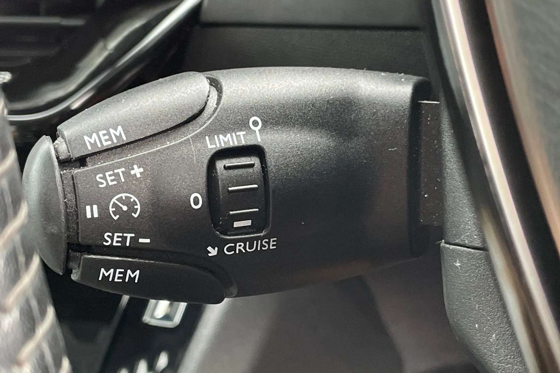 2020 PEUGEOT 208 2020 PEUGEOT 208