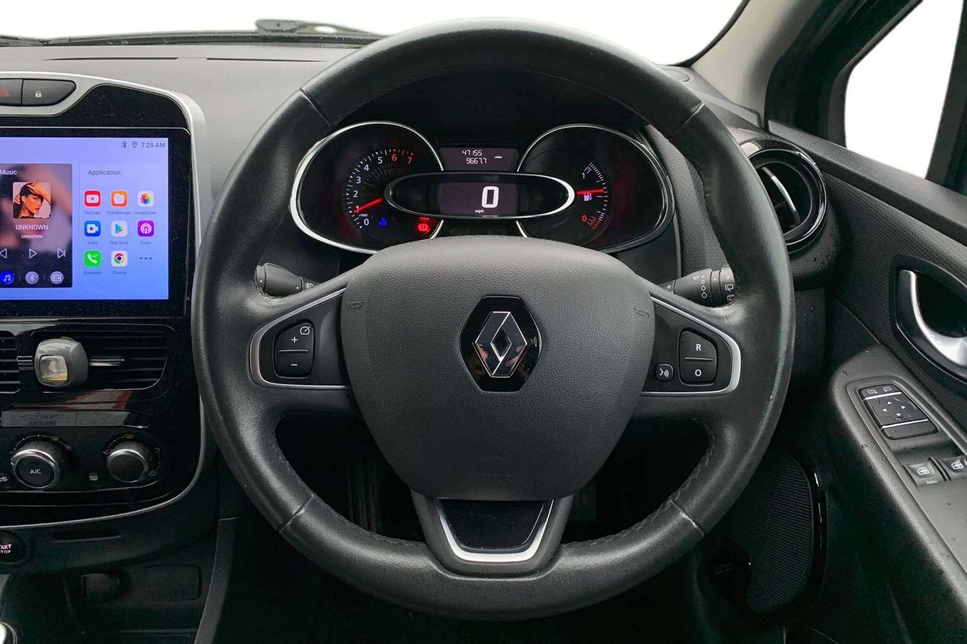 2017 RENAULT CLIO 2017 RENAULT CLIO