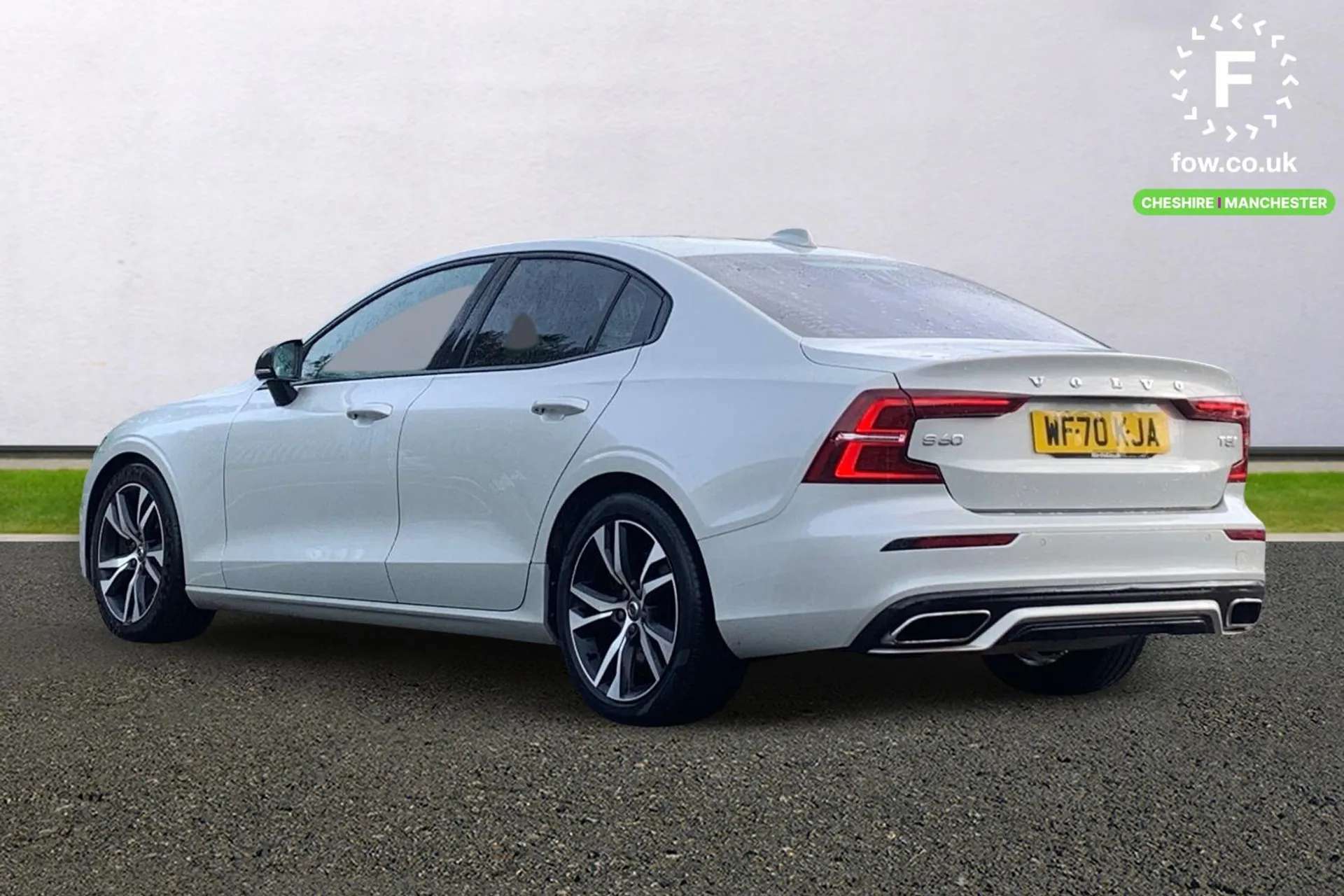 A 2020 VOLVO S60 2.0 T5 R DESIGN Plus 4dr Auto [ DAB Radio (Digital Audio Broadcasting), 12.3" Active TFT crystal driver's information display, Oncoming Lane Mitigatio A 2020 VOLVO S60 2.0 T5 R DESIGN Plus 4dr Auto [ DAB Radio (Digital Audio Broadcasting), 12.3" Active TFT crystal driver's information display, Oncoming Lane Mitigatio