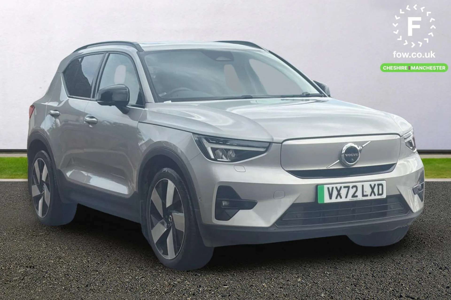 A 2022 VOLVO XC40 170kW Recharge Ultimate 69kWh 5dr Auto [360 degree surround view parking camera, 20" Alloys, Front park assist, Blind Spot Info, Power glass tilt and A 2022 VOLVO XC40 170kW Recharge Ultimate 69kWh 5dr Auto [360 degree surround view parking camera, 20" Alloys, Front park assist, Blind Spot Info, Power glass tilt and