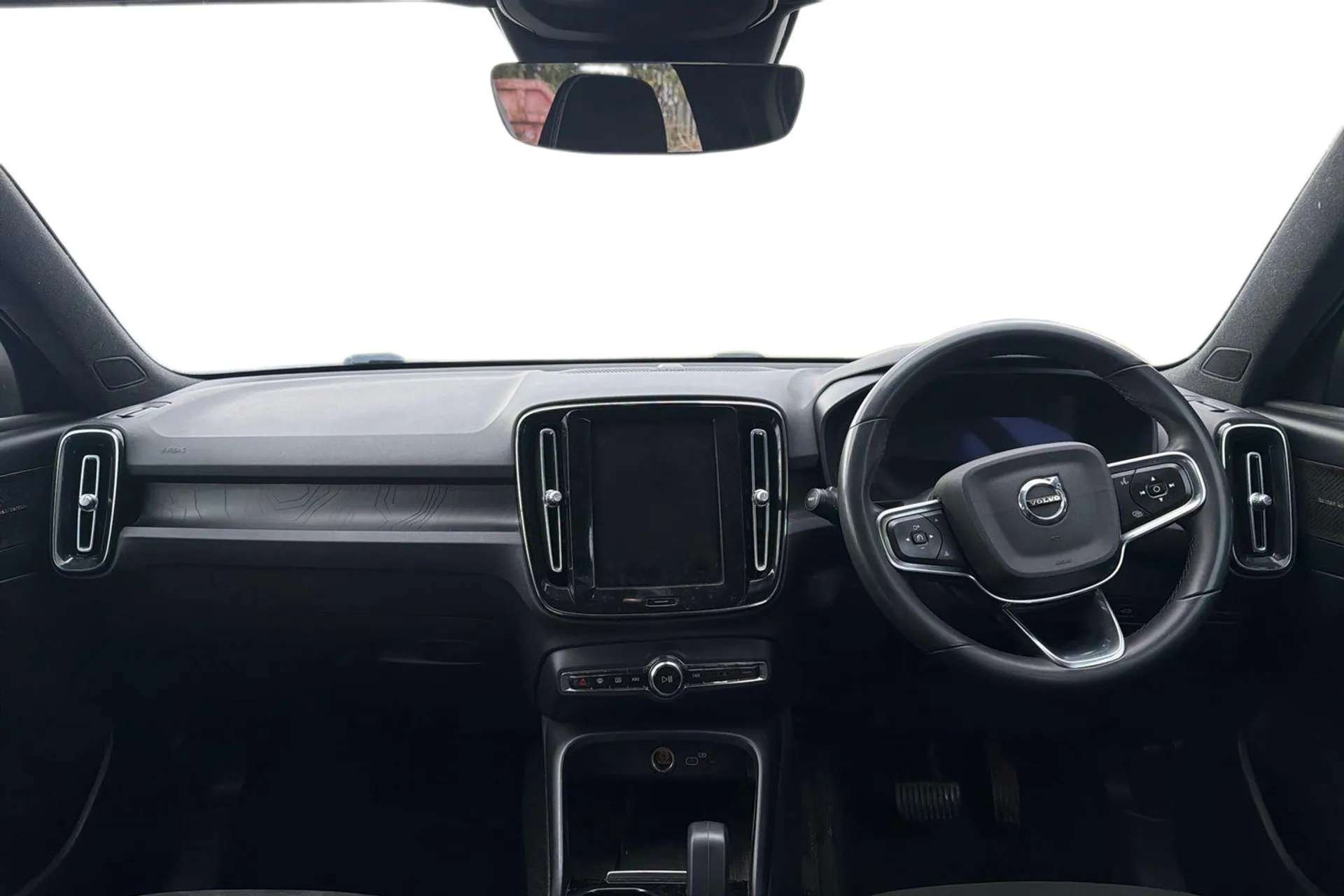 A 2022 VOLVO XC40 170kW Recharge Ultimate 69kWh 5dr Auto [360 degree surround view parking camera, 20" Alloys, Front park assist, Blind Spot Info, Power glass tilt and A 2022 VOLVO XC40 170kW Recharge Ultimate 69kWh 5dr Auto [360 degree surround view parking camera, 20" Alloys, Front park assist, Blind Spot Info, Power glass tilt and