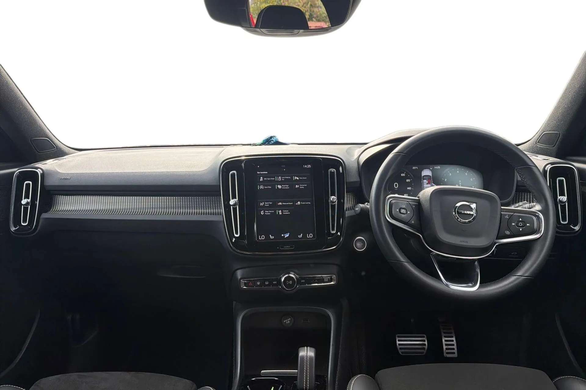 2022 VOLVO XC40 2022 VOLVO XC40