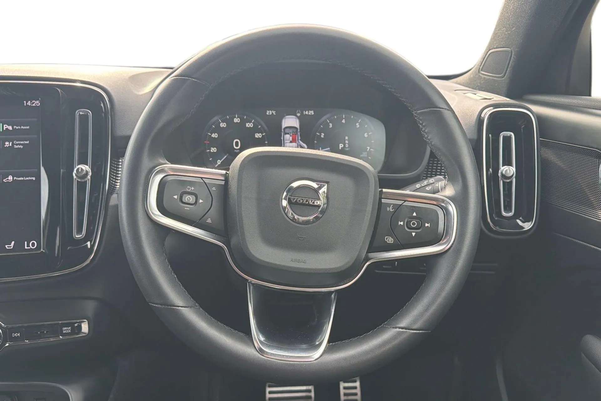 2022 VOLVO XC40 2022 VOLVO XC40