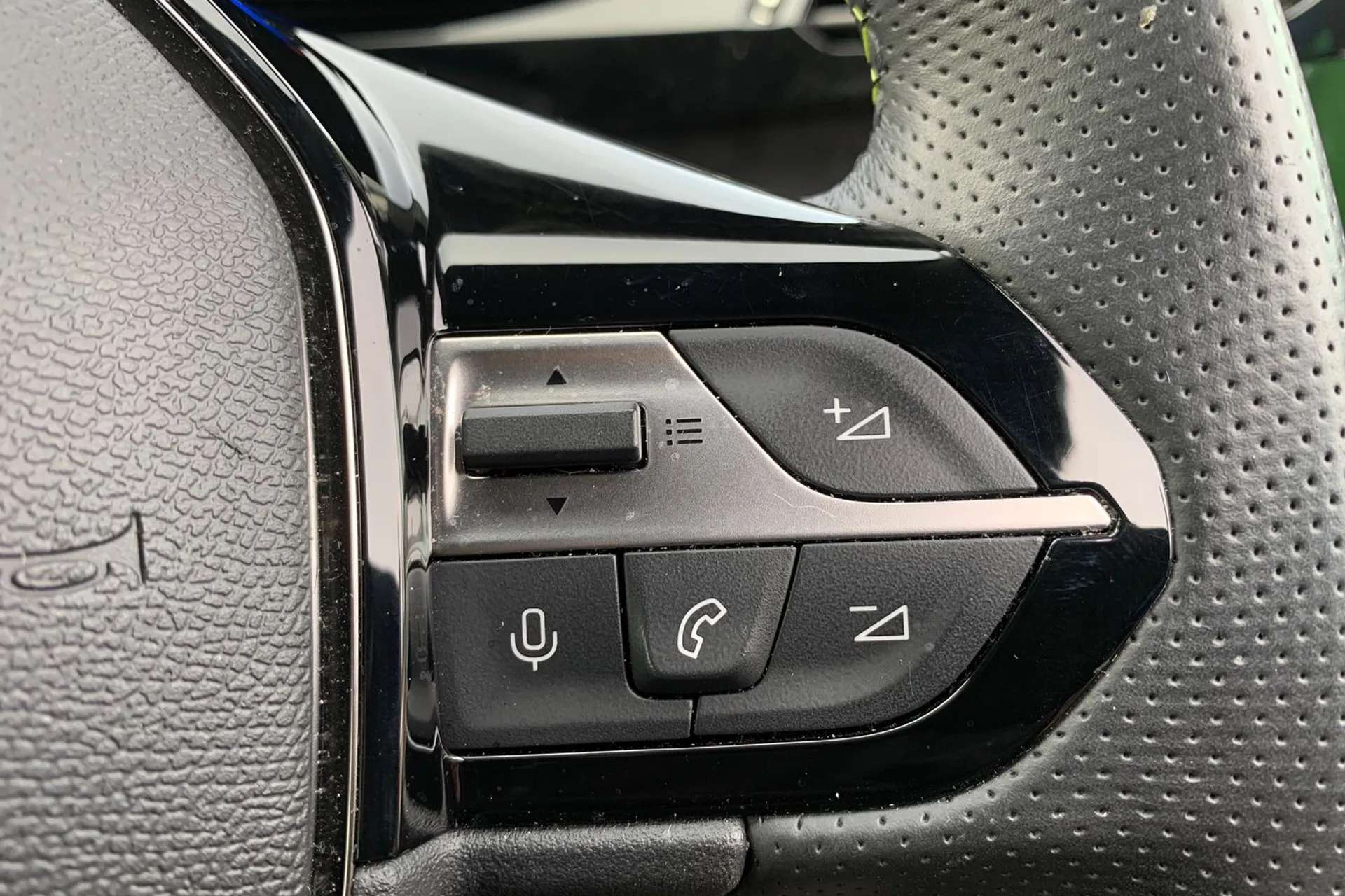 2023 PEUGEOT 308 2023 PEUGEOT 308