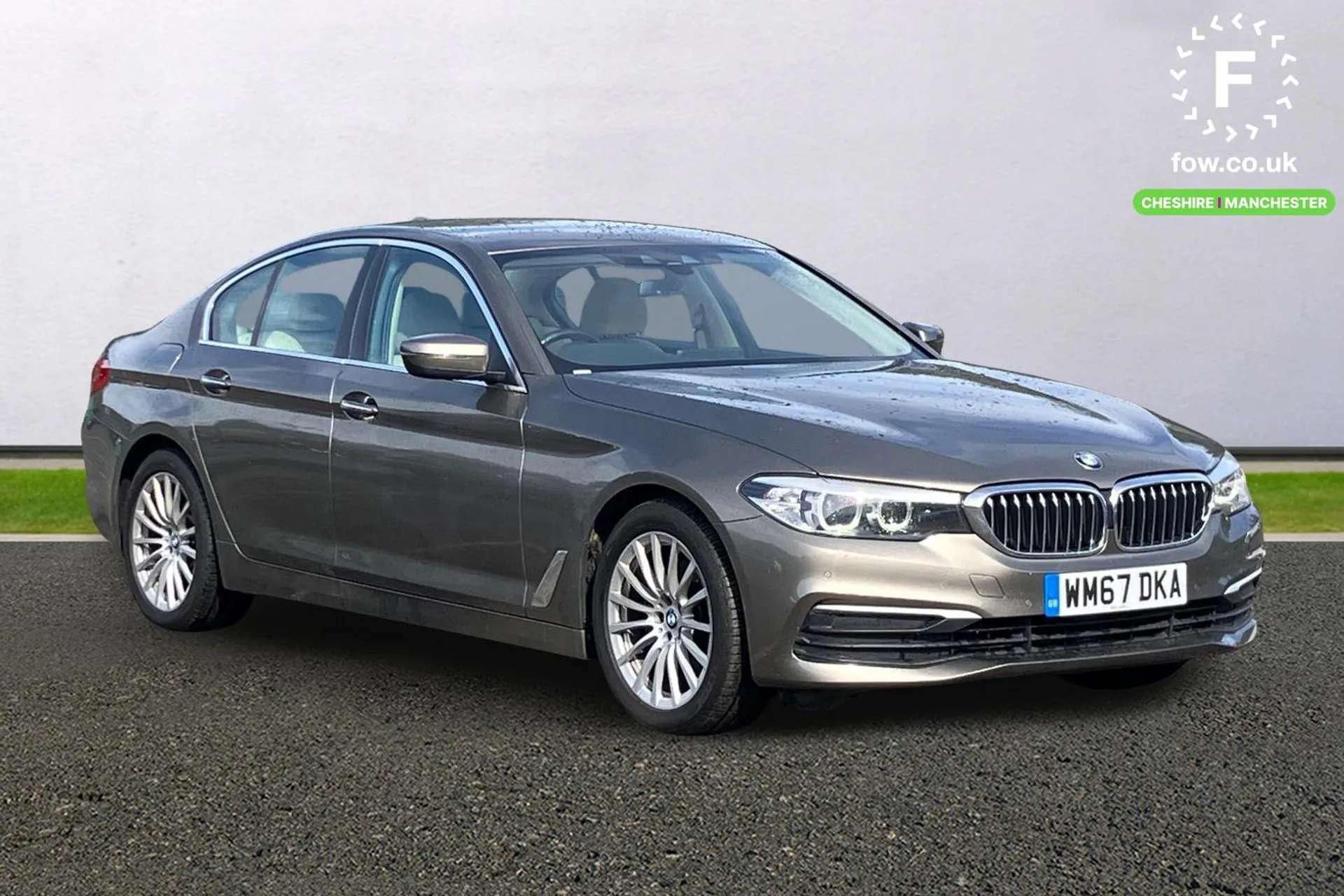 A 2017 BMW 5 SERIES 520d SE 4dr Auto [ Through-Loading System, Digital cockpit, Interior Trim - Fine-Wood Trim Dark Burled Walnut with Highlight Trim Finisher Pearl Chro A 2017 BMW 5 SERIES 520d SE 4dr Auto [ Through-Loading System, Digital cockpit, Interior Trim - Fine-Wood Trim Dark Burled Walnut with Highlight Trim Finisher Pearl Chro