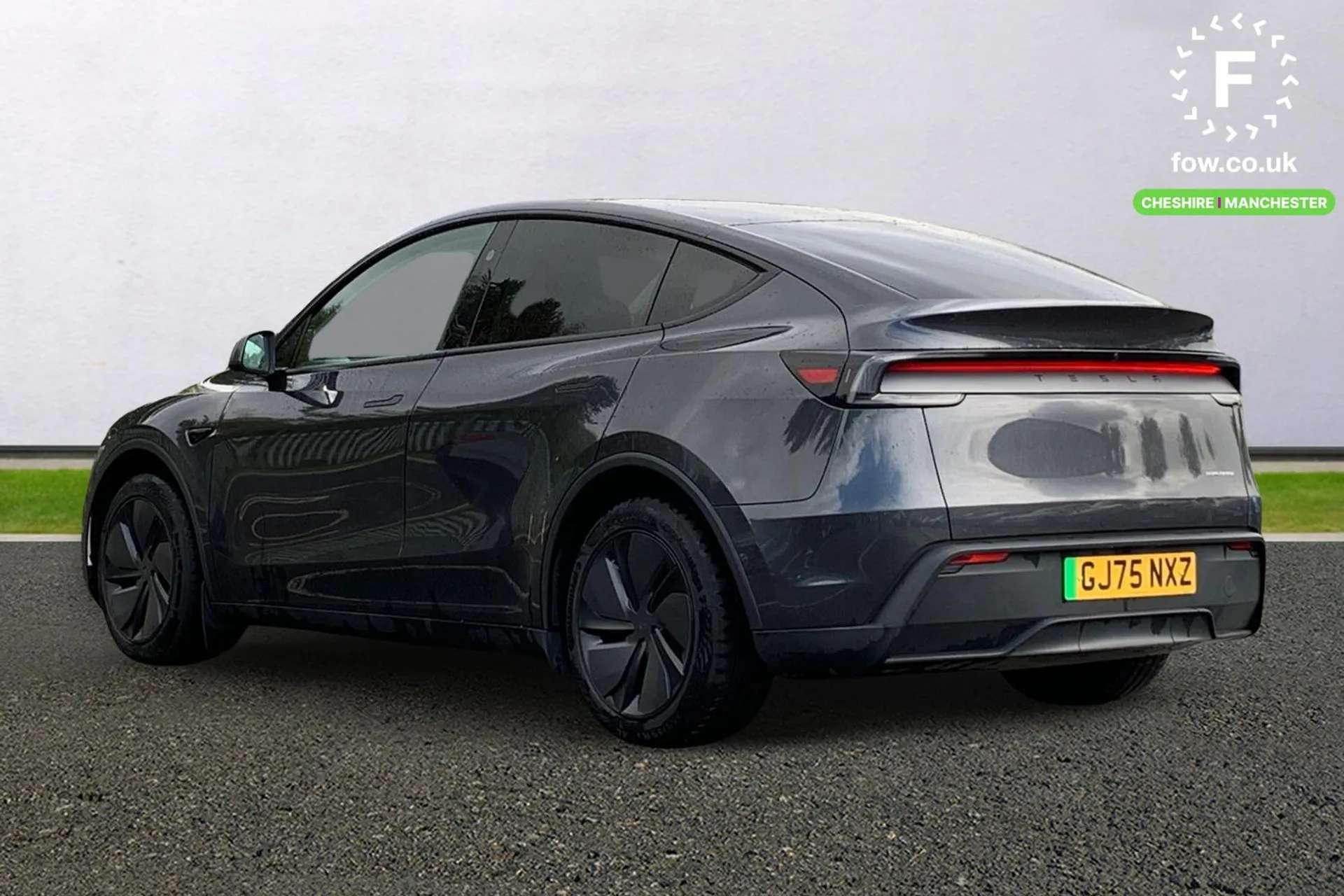 A 2025 TESLA MODEL Y Long Range RWD 5dr Auto [Reversing camera, Power lift tailgate, Forward collision warning, Single motor RWD, Tinted glass roof with ultraviolet and in A 2025 TESLA MODEL Y Long Range RWD 5dr Auto [Reversing camera, Power lift tailgate, Forward collision warning, Single motor RWD, Tinted glass roof with ultraviolet and in