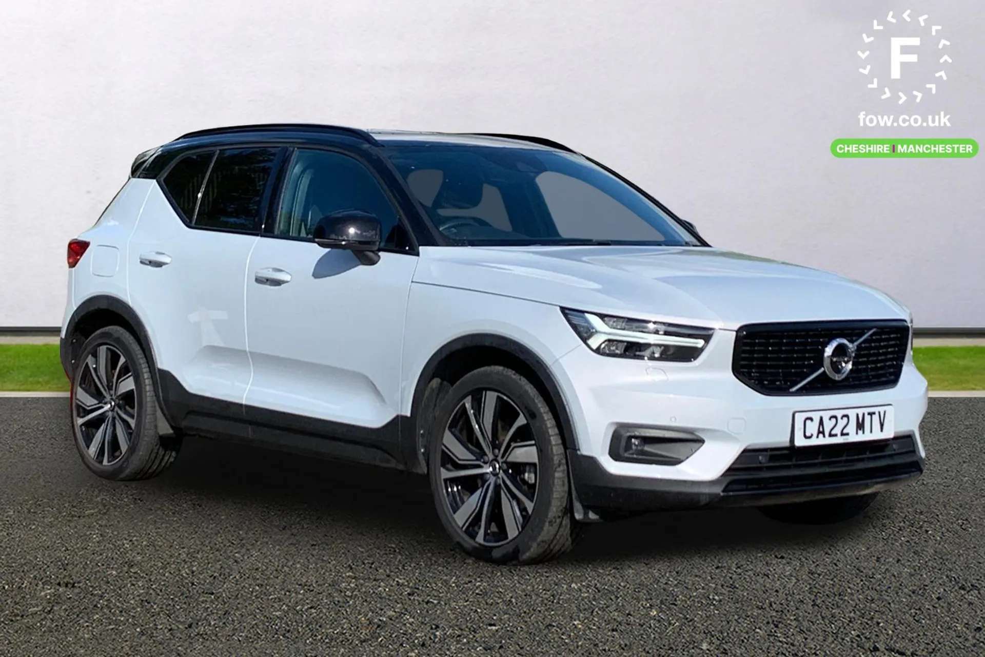 2022 VOLVO XC40 2022 VOLVO XC40