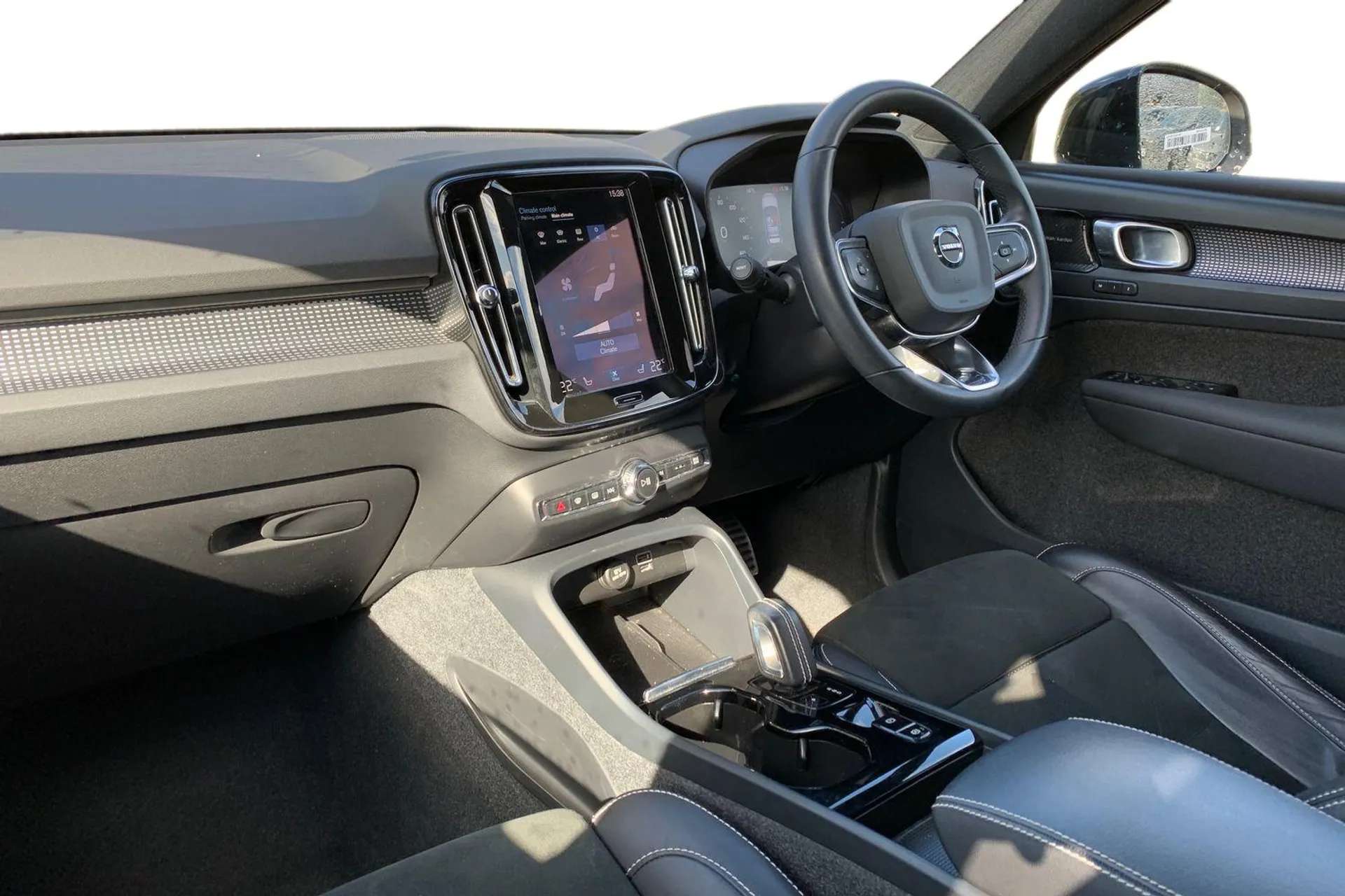 2022 VOLVO XC40 2022 VOLVO XC40