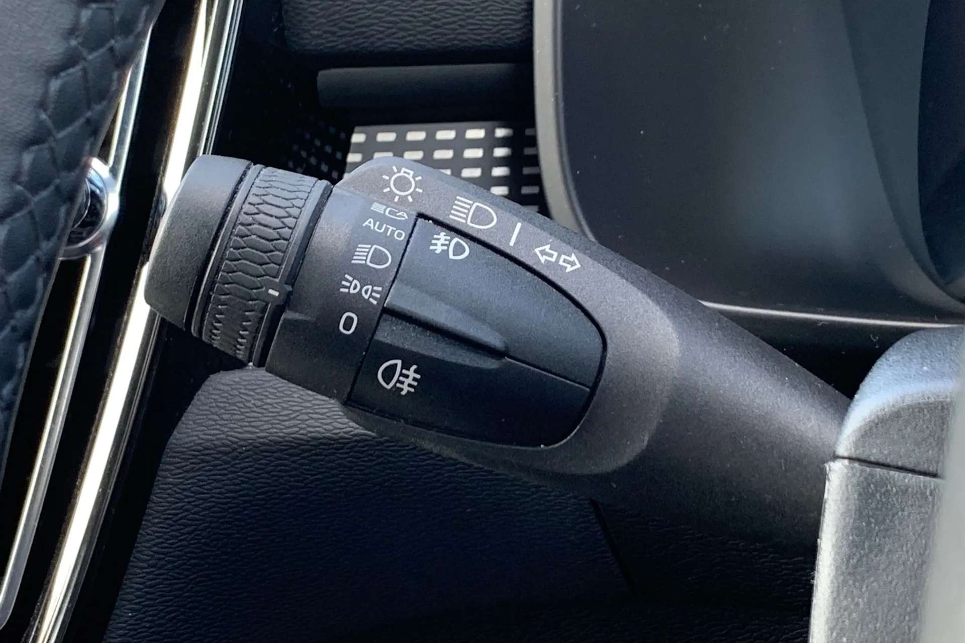 2022 VOLVO XC40 2022 VOLVO XC40