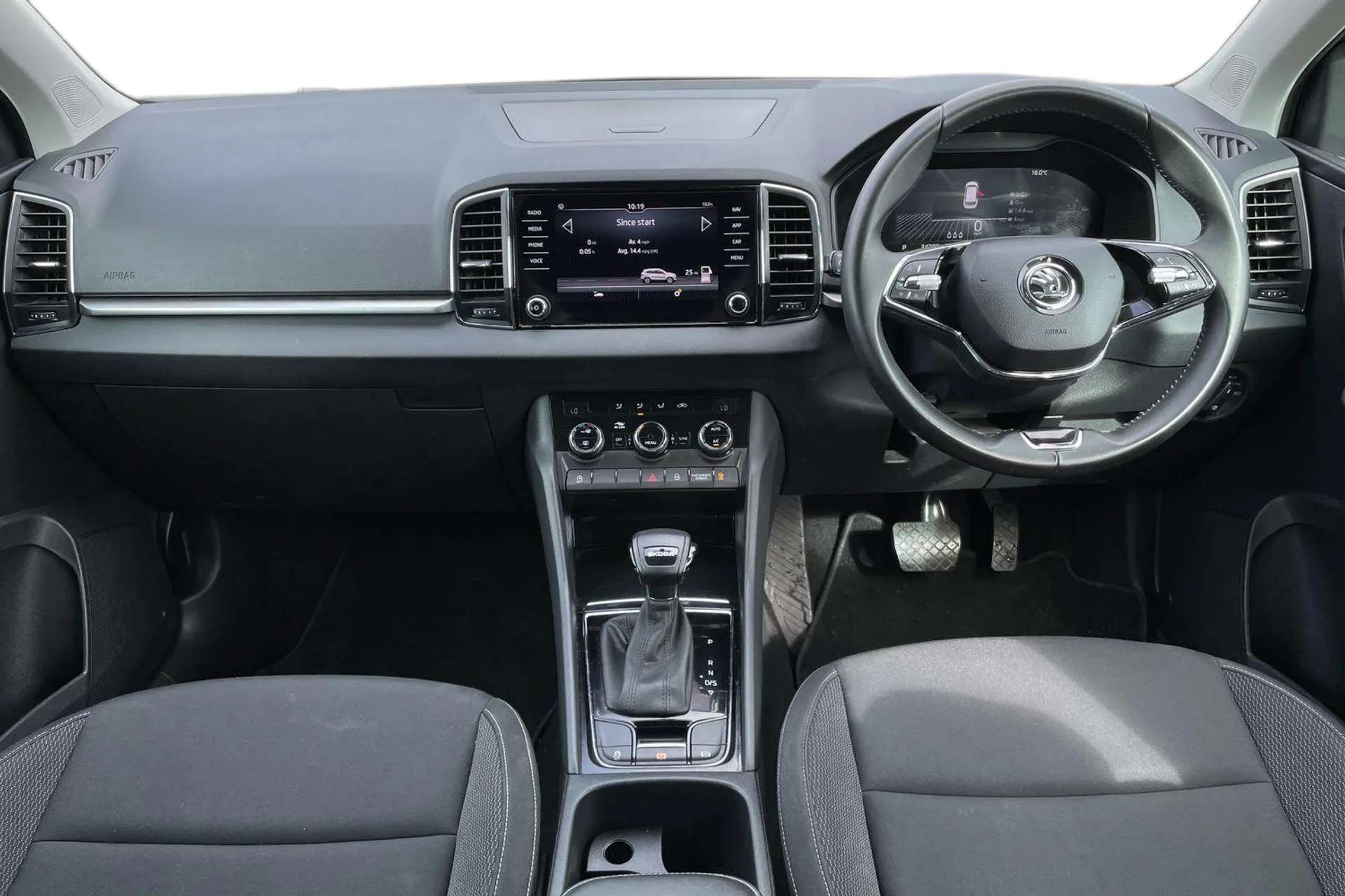 A 2023 SKODA KAROQ 2.0 TDI SE Drive 5dr DSG [Start/stop system with regenerative braking, Dynamic headlight range control with cornering light function, Electric front a A 2023 SKODA KAROQ 2.0 TDI SE Drive 5dr DSG [Start/stop system with regenerative braking, Dynamic headlight range control with cornering light function, Electric front a