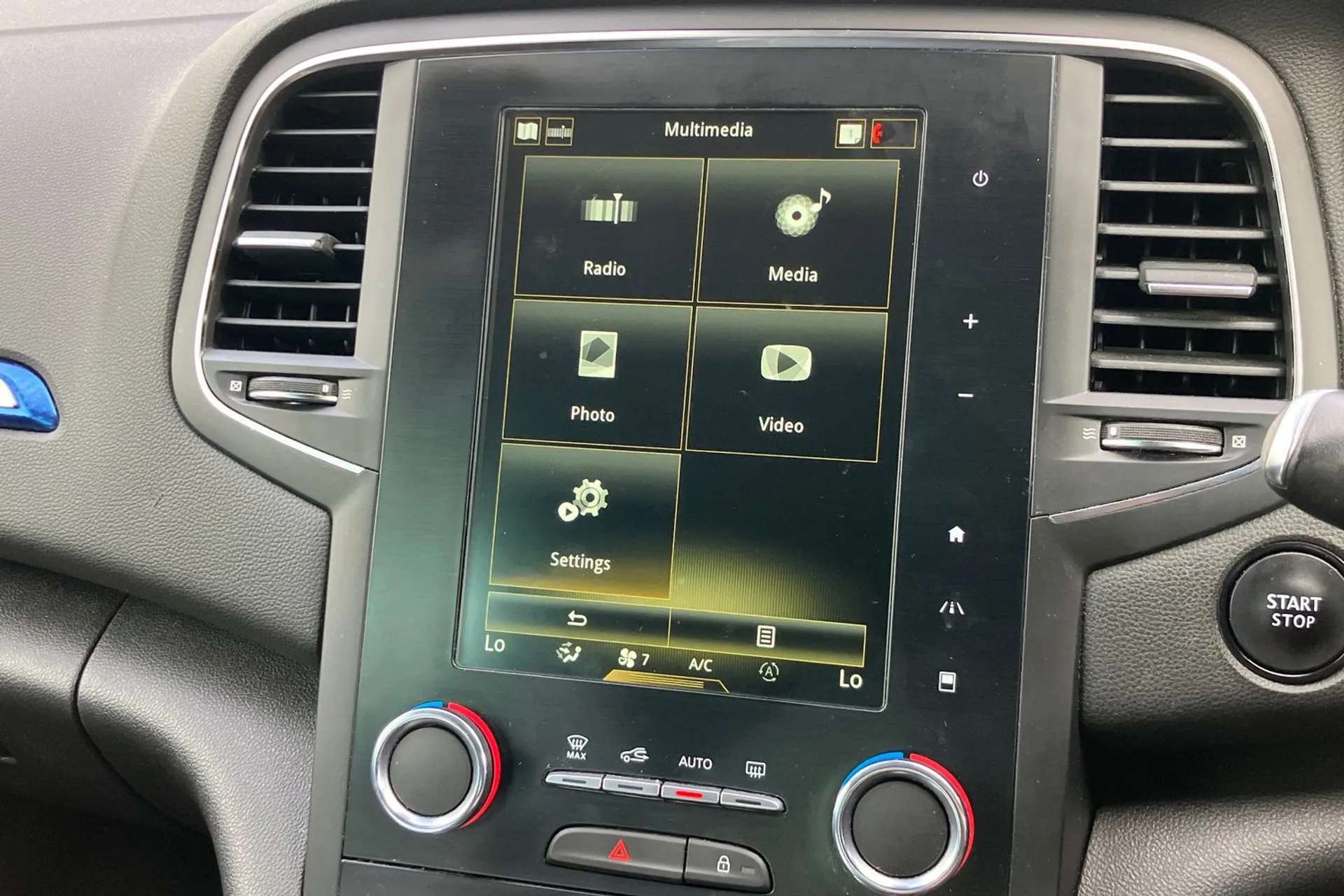 2019 RENAULT MEGANE 2019 RENAULT MEGANE