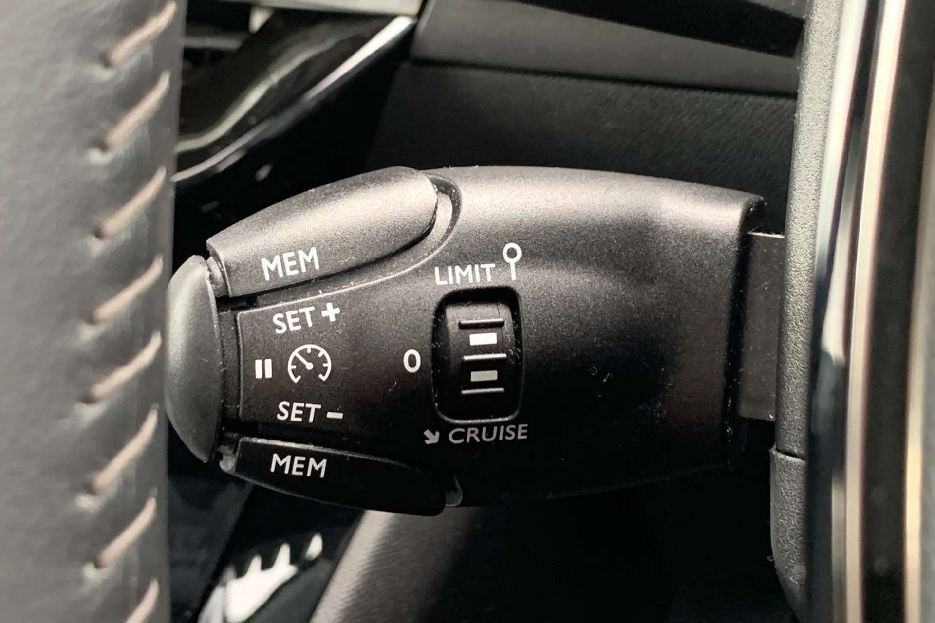 2022 PEUGEOT 208 2022 PEUGEOT 208