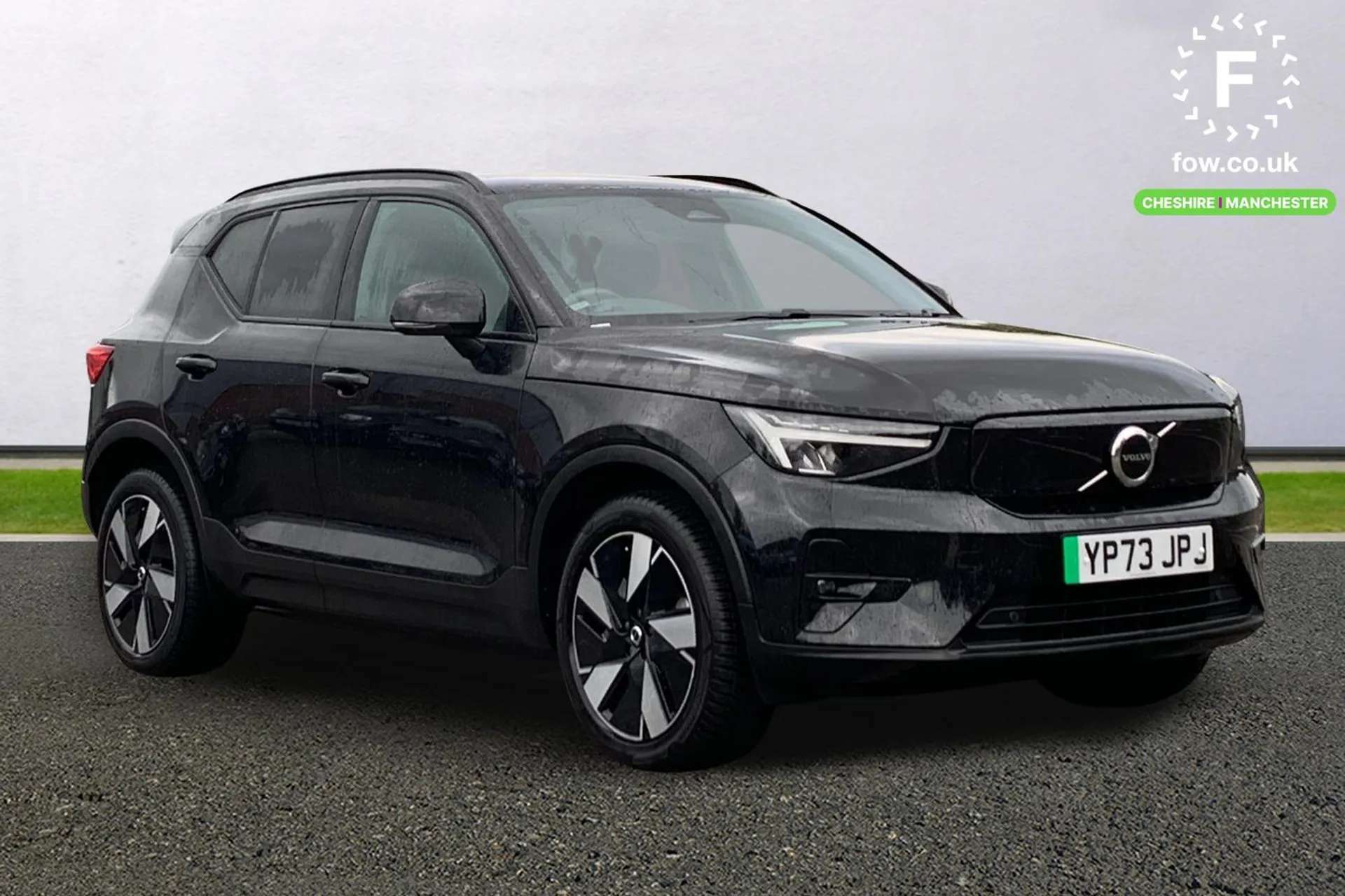 2023 VOLVO XC40 2023 VOLVO XC40