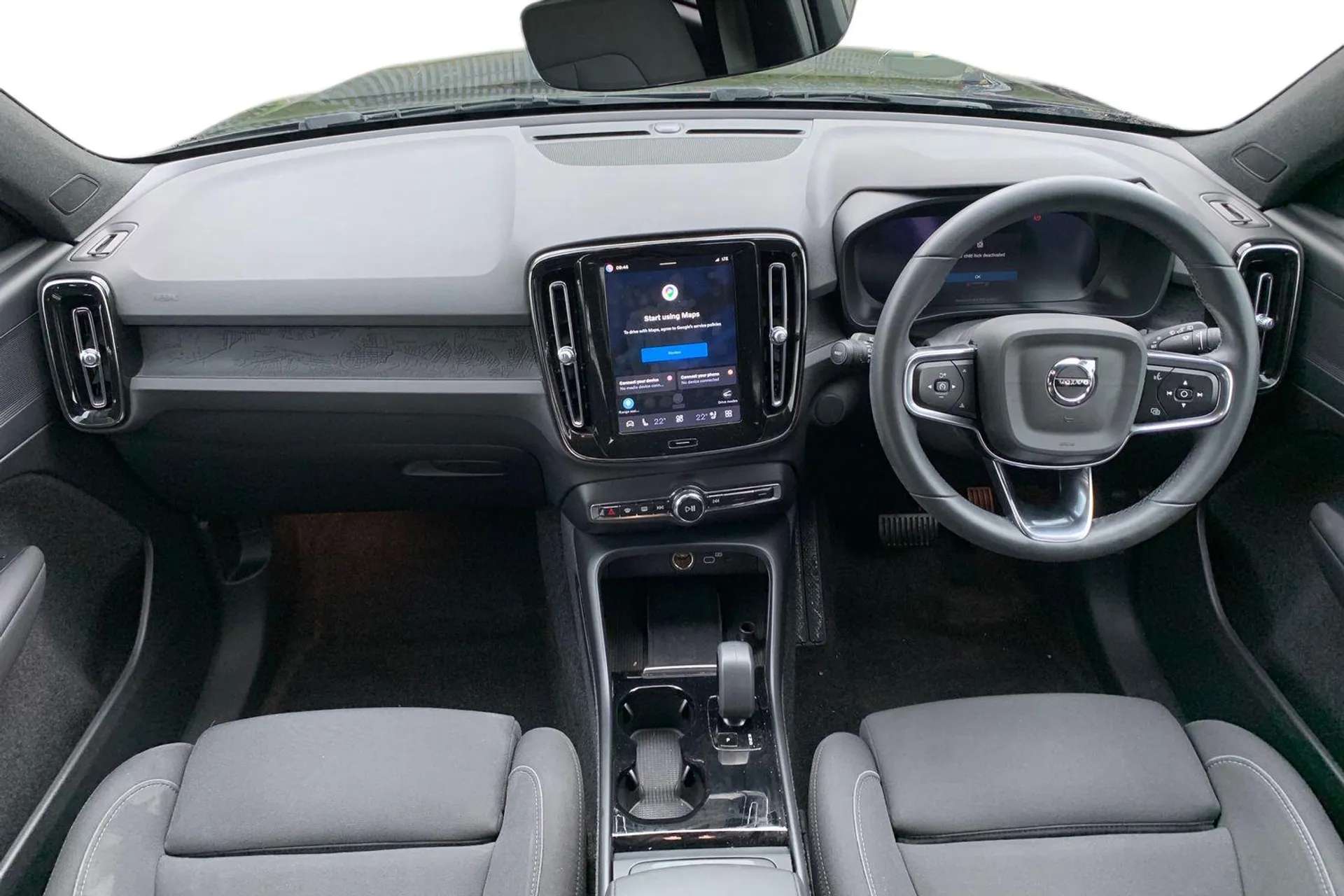 2023 VOLVO XC40 2023 VOLVO XC40