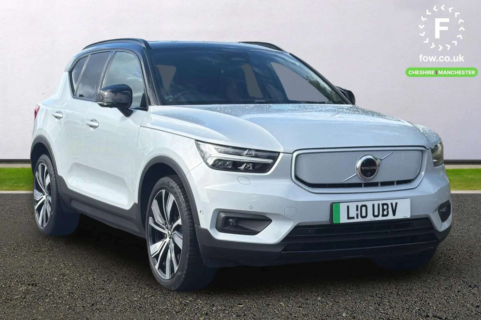 A 2022 VOLVO XC40 170kW Recharge Pro 69kWh 5dr Auto [Driver awareness - Blind spot information system with steer assist, Premium Sound by Harman Kardon, Dolby Pro Logic A 2022 VOLVO XC40 170kW Recharge Pro 69kWh 5dr Auto [Driver awareness - Blind spot information system with steer assist, Premium Sound by Harman Kardon, Dolby Pro Logic